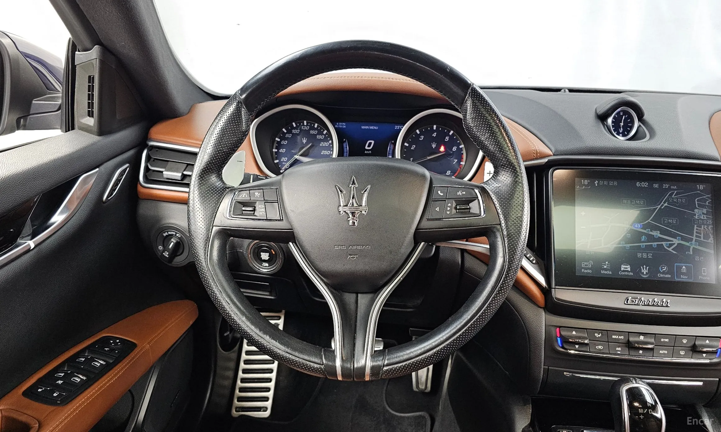Maserati Ghibli превью 13