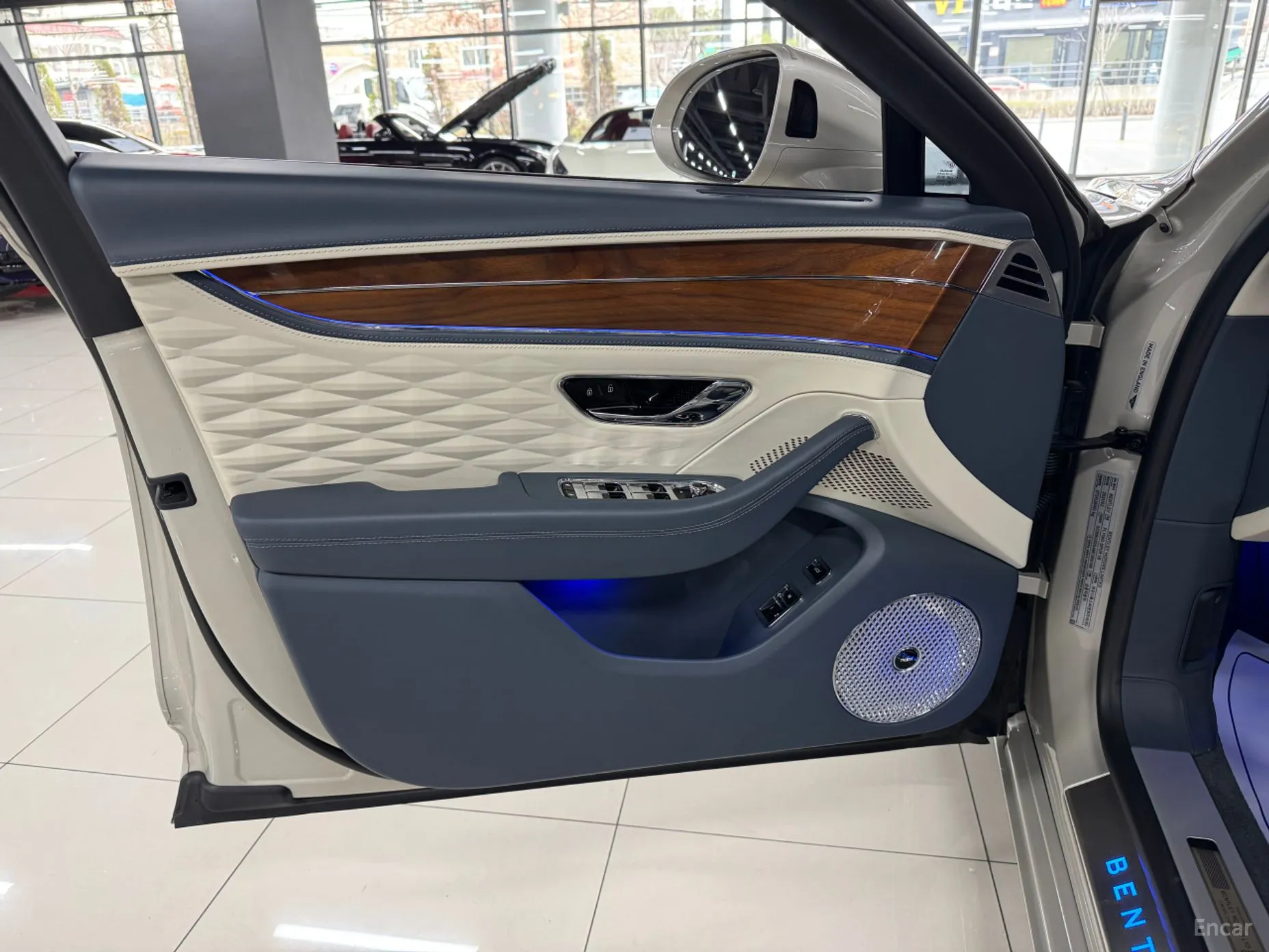 Bentley Flying Spur 3rd Generation превью 7