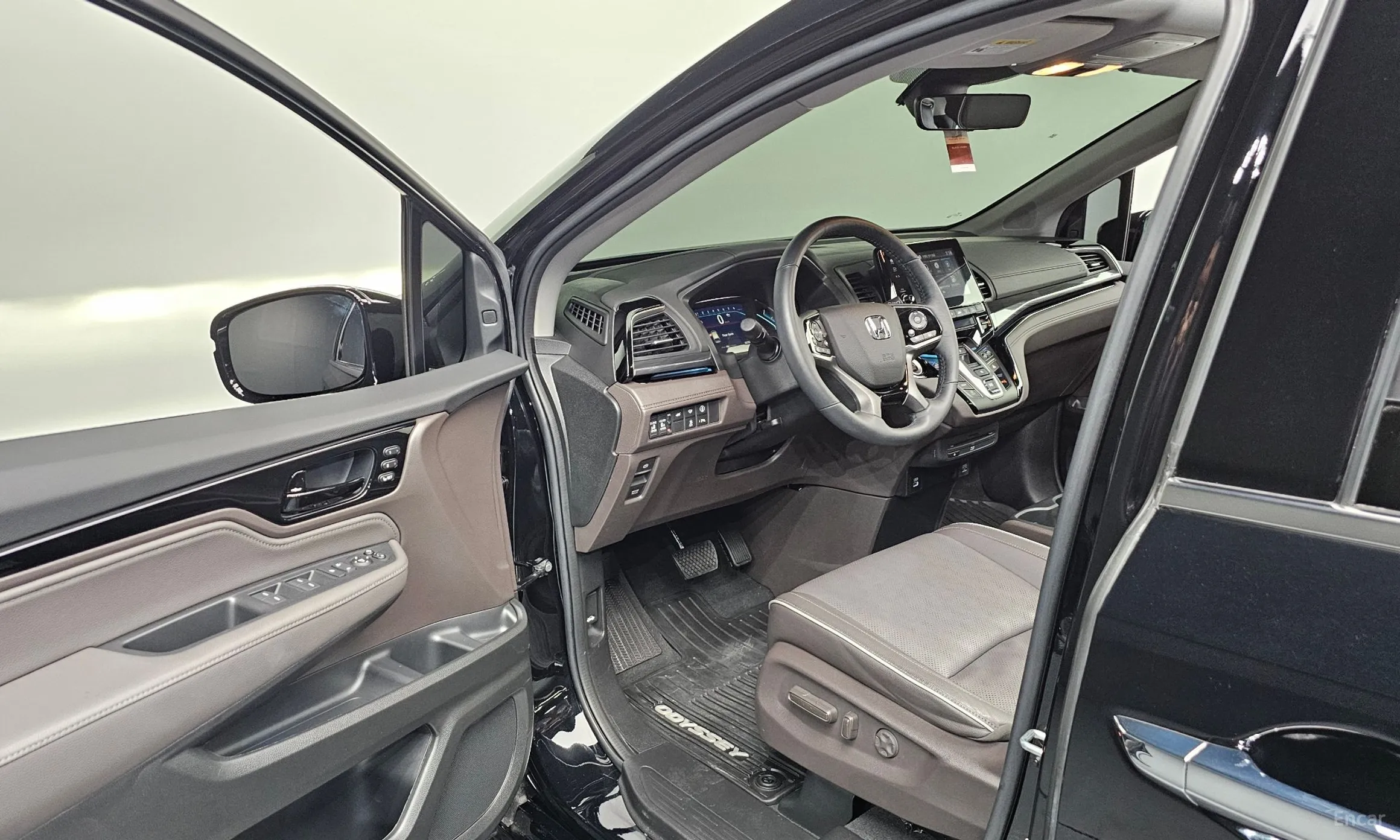 Honda Odyssey превью 10