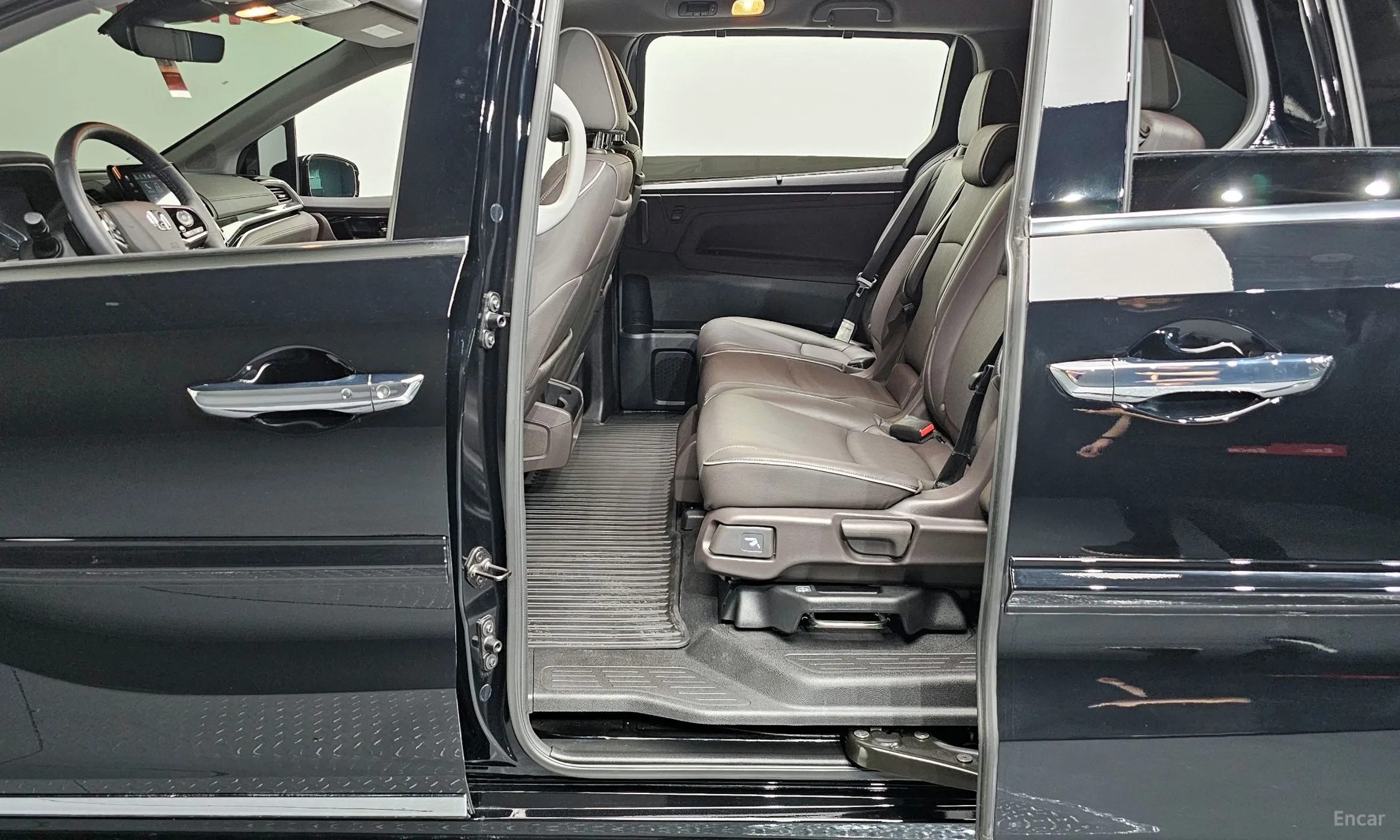 Honda Odyssey превью 12