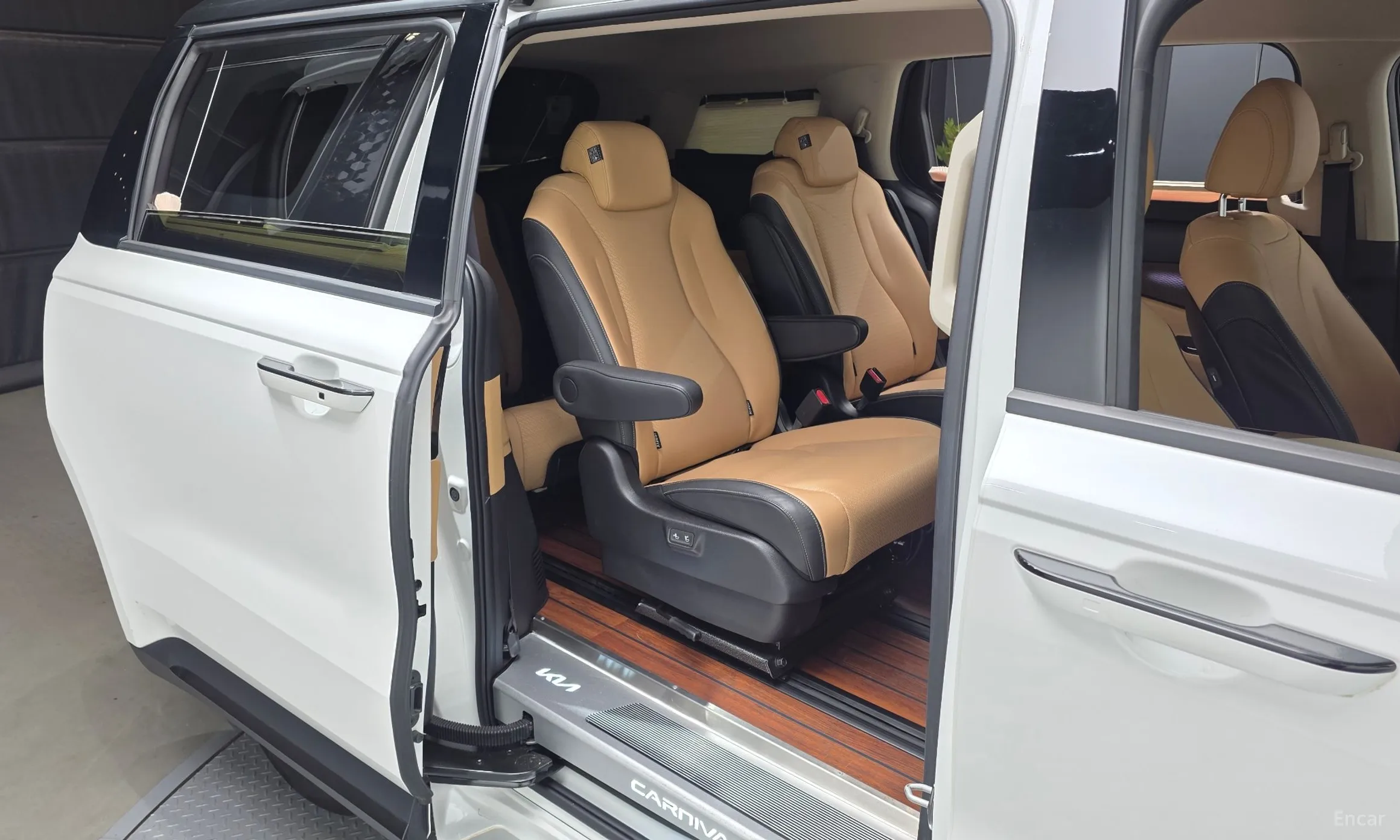 Kia Carnival Gen 4 превью 12
