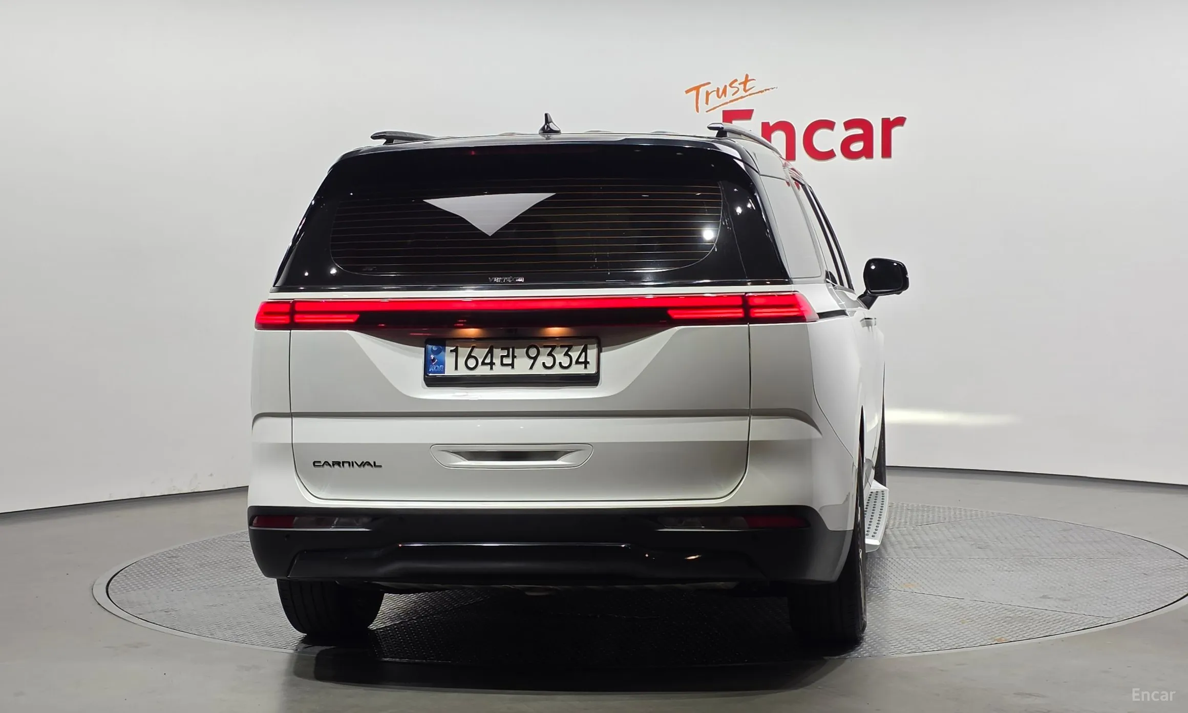 Kia Carnival Gen 4 превью 4