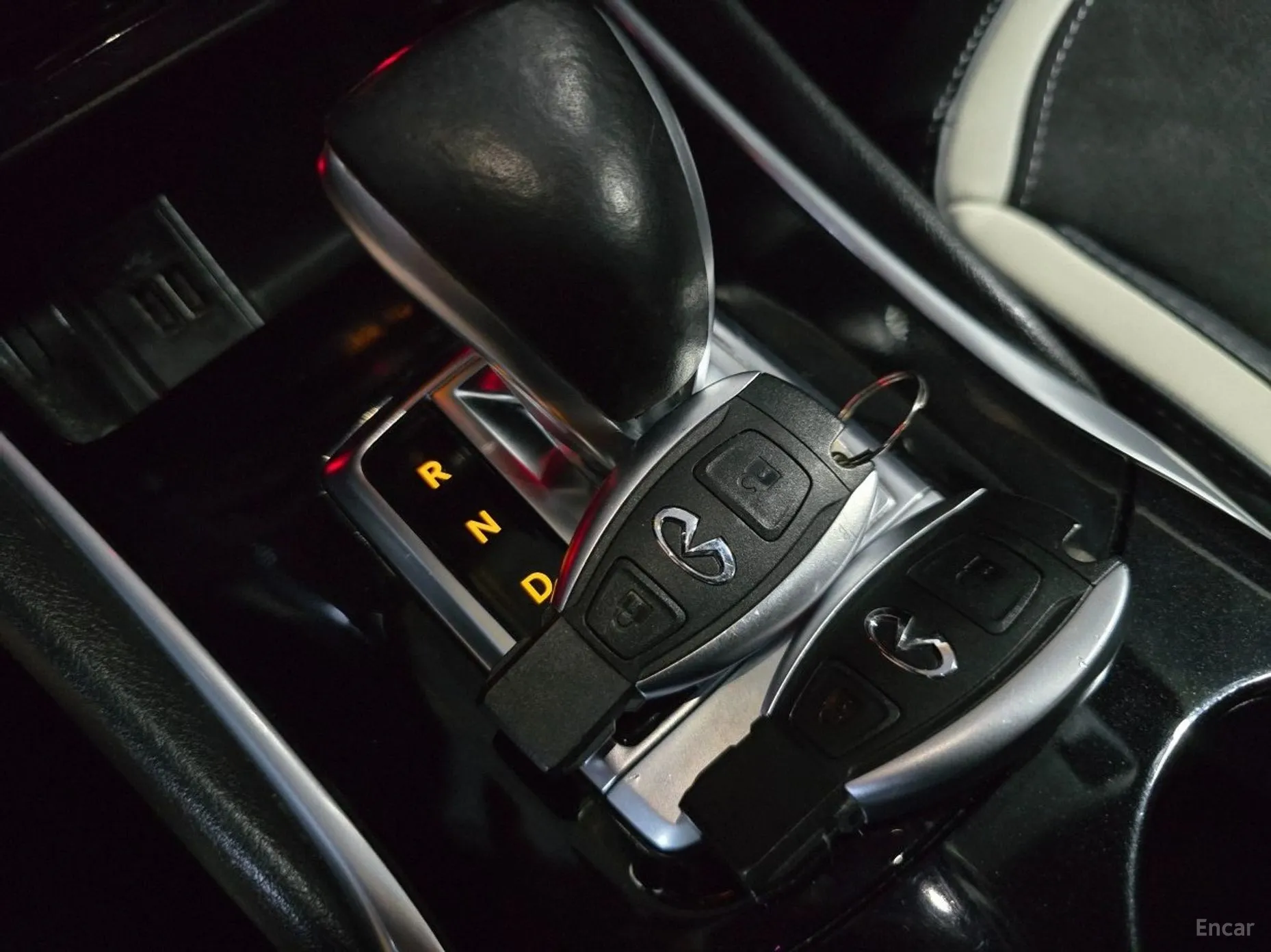 Infiniti Q30 превью 10