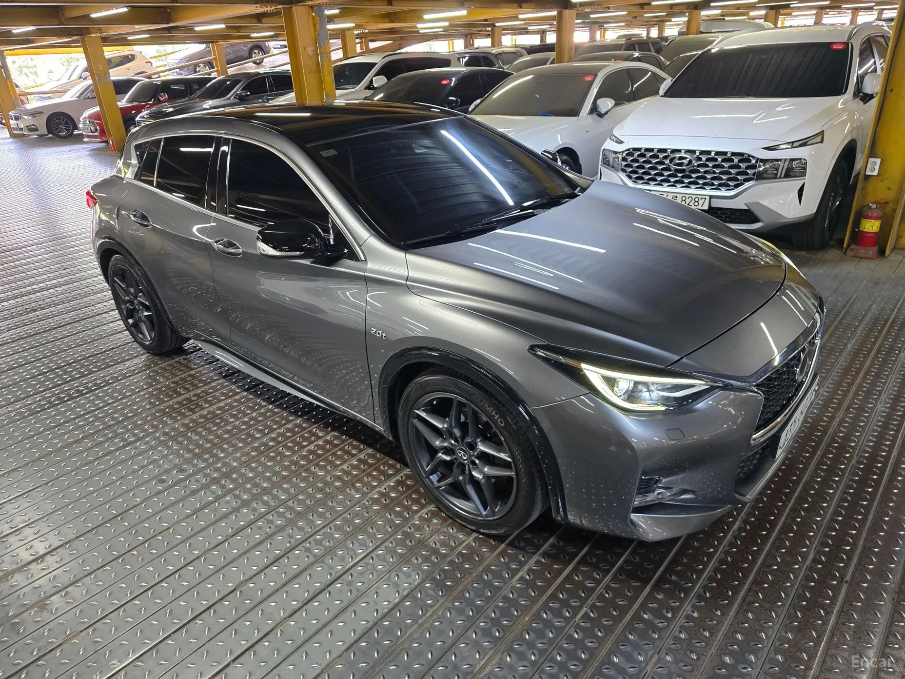 Infiniti Q30 превью 4