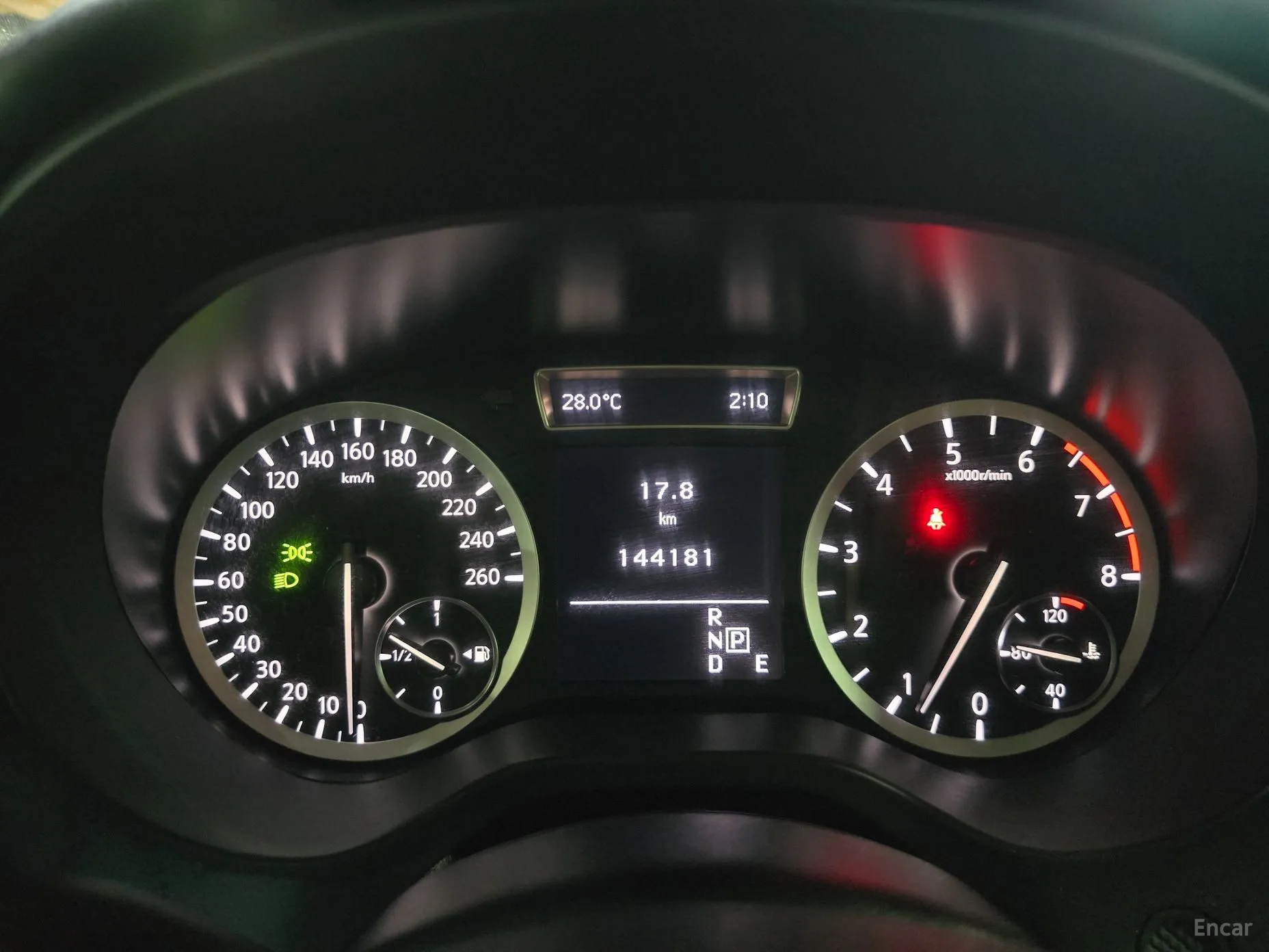 Infiniti Q30 превью 9