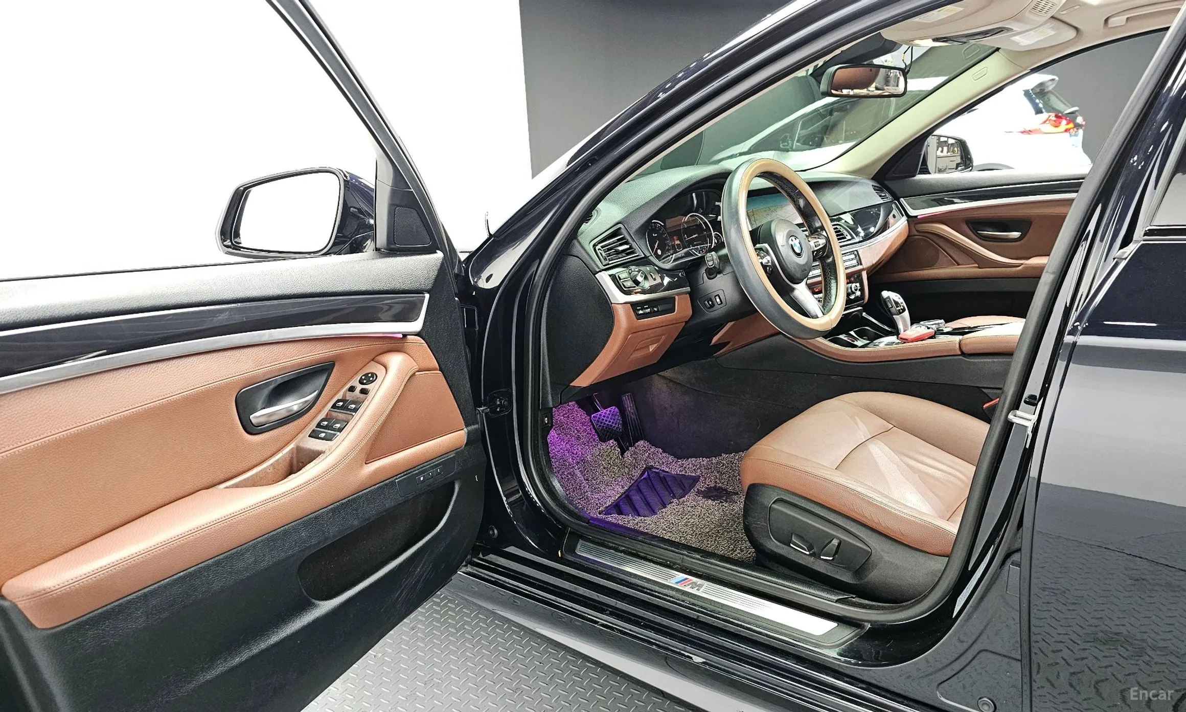 BMW 5 Series (F10) превью 10
