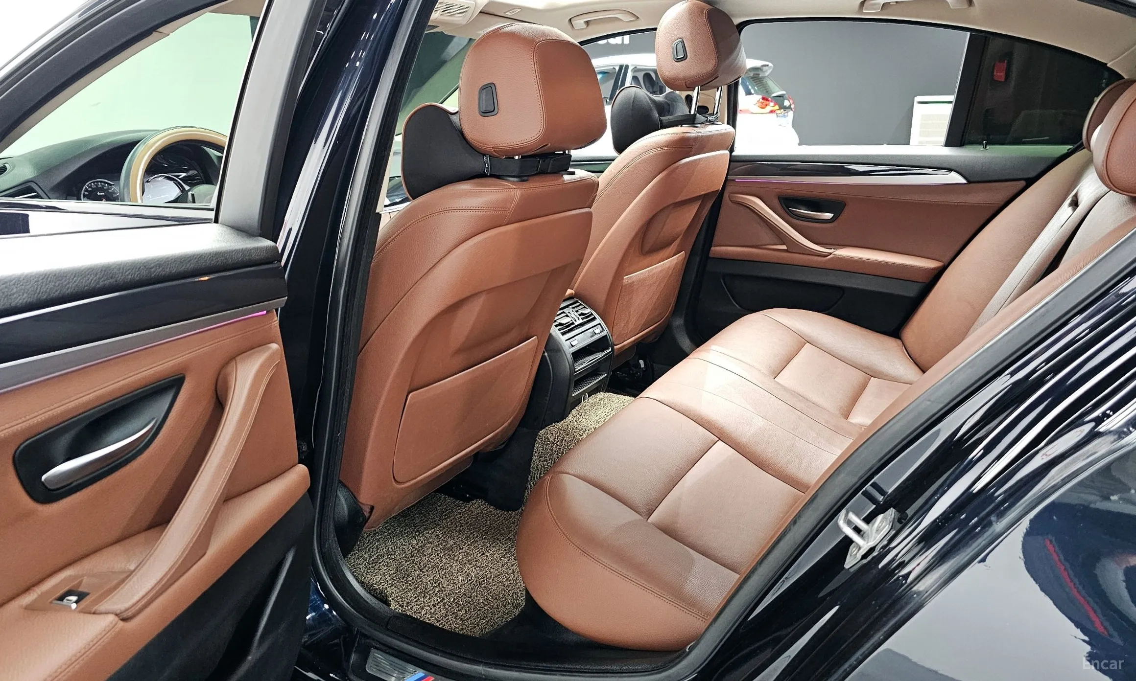 BMW 5 Series (F10) превью 11