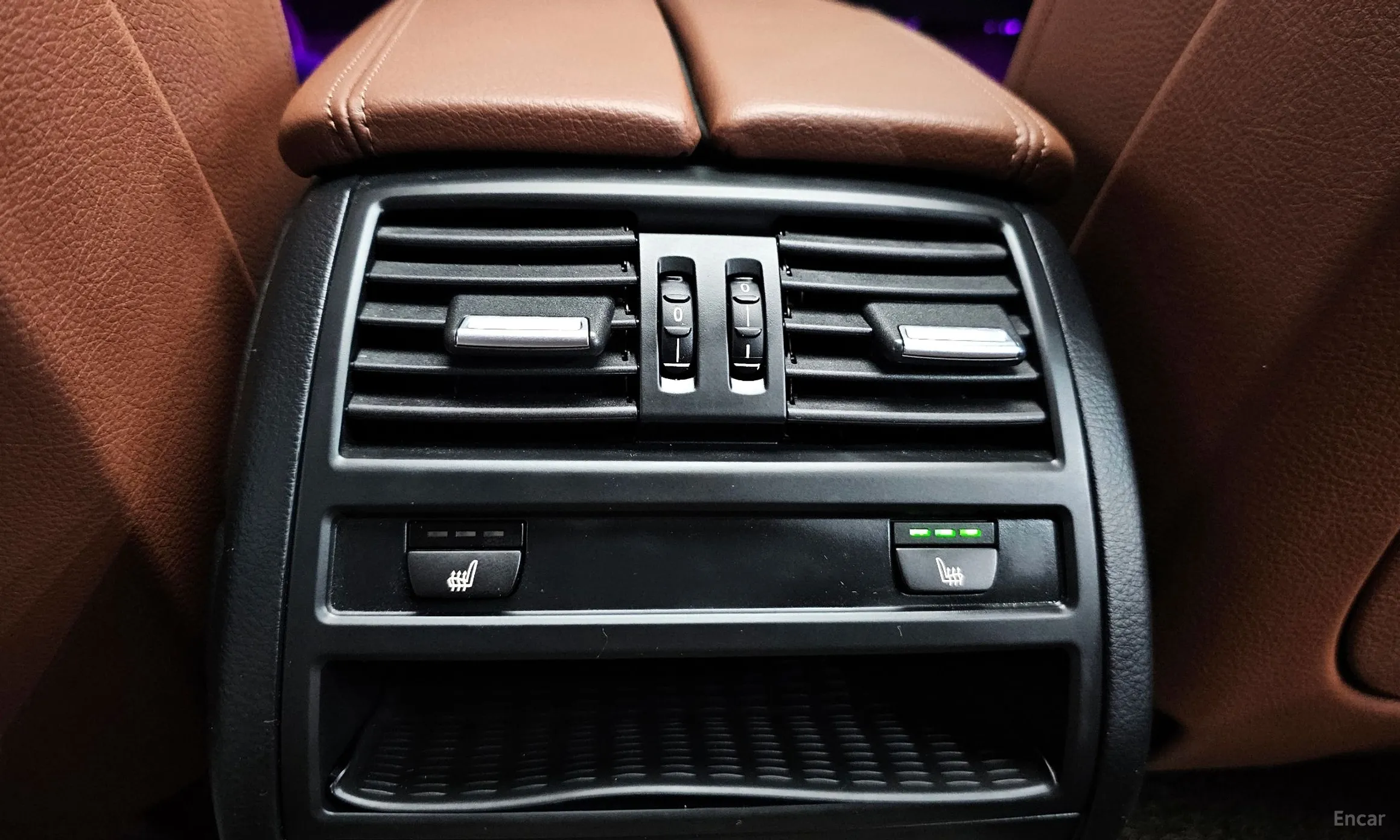 BMW 5 Series (F10) превью 19