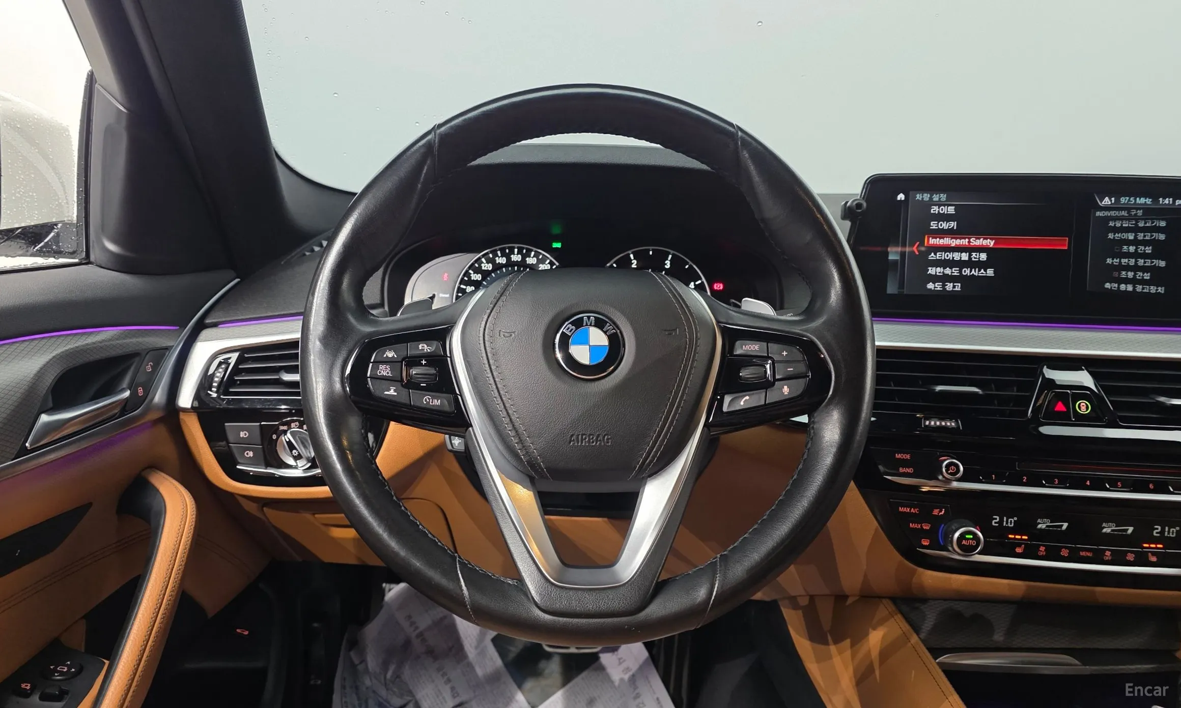 BMW 5 Series (G30) превью 15