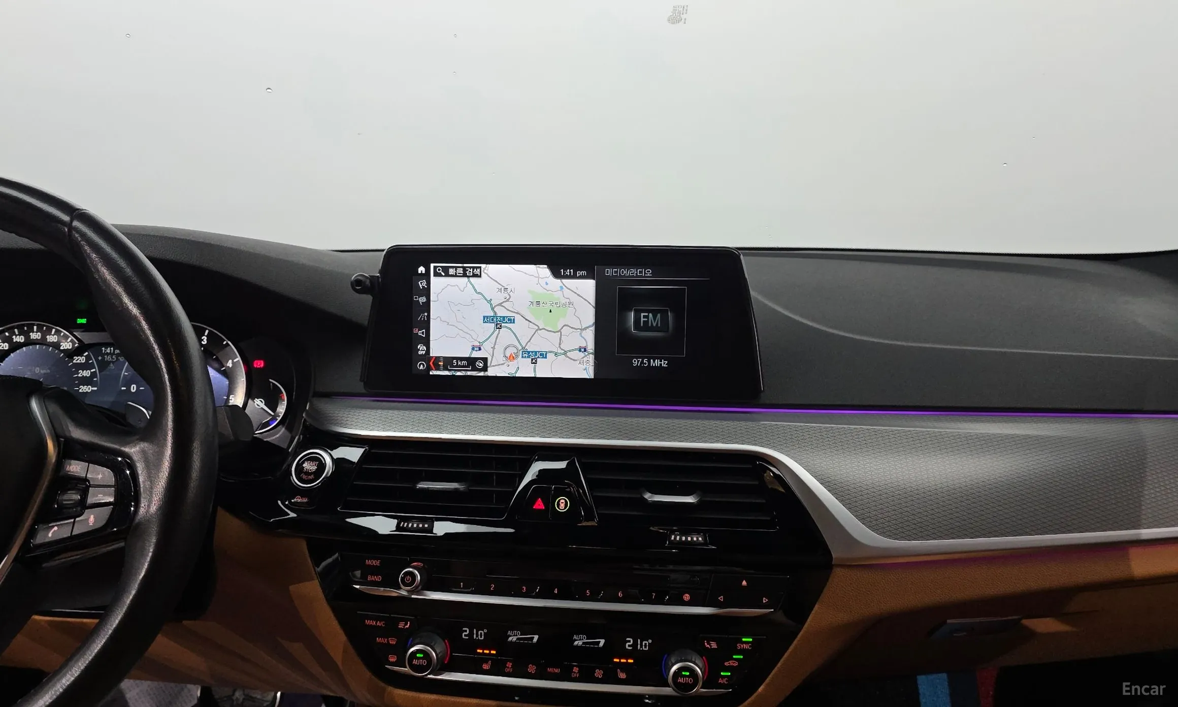 BMW 5 Series (G30) превью 16