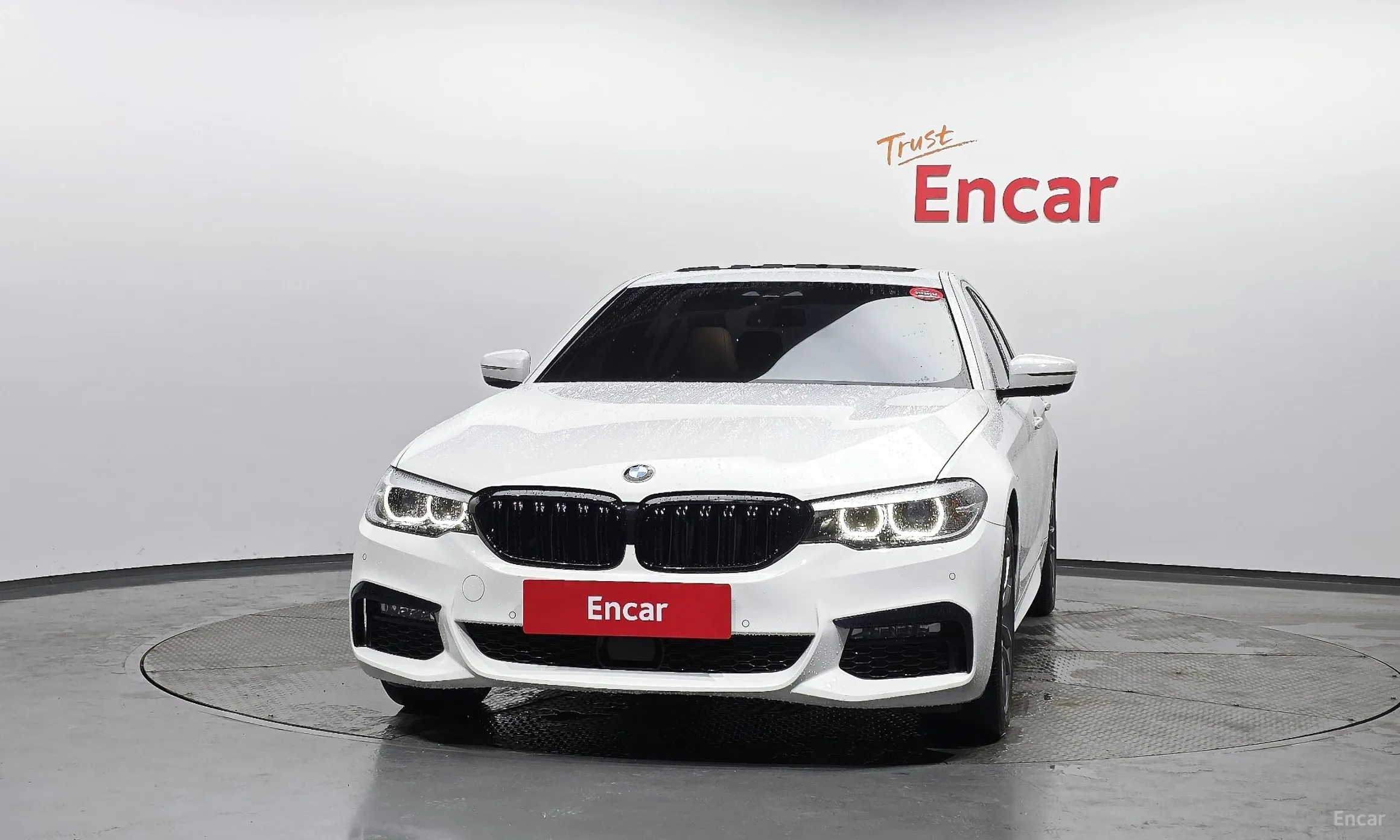 BMW 5 Series (G30) превью 3