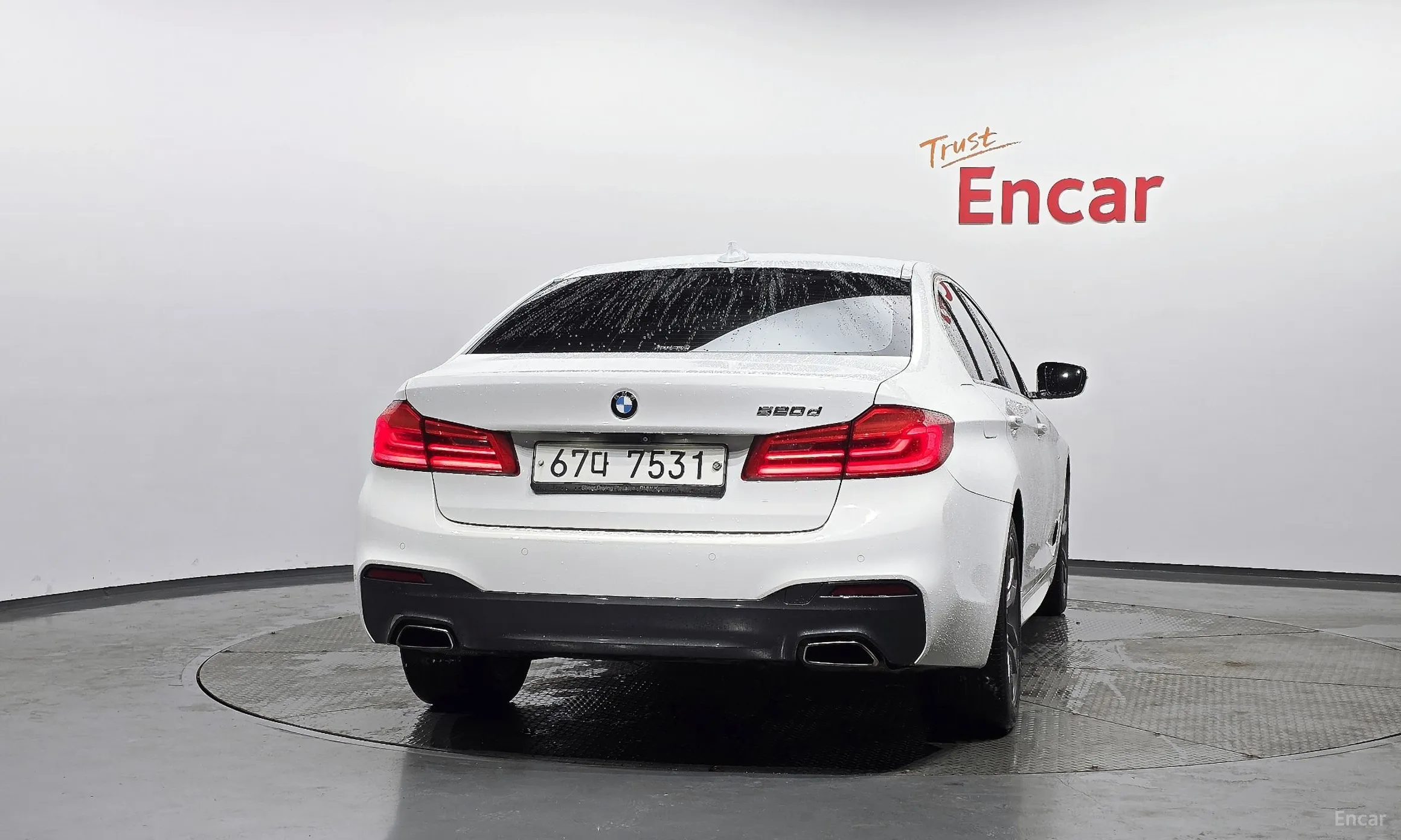 BMW 5 Series (G30) превью 4
