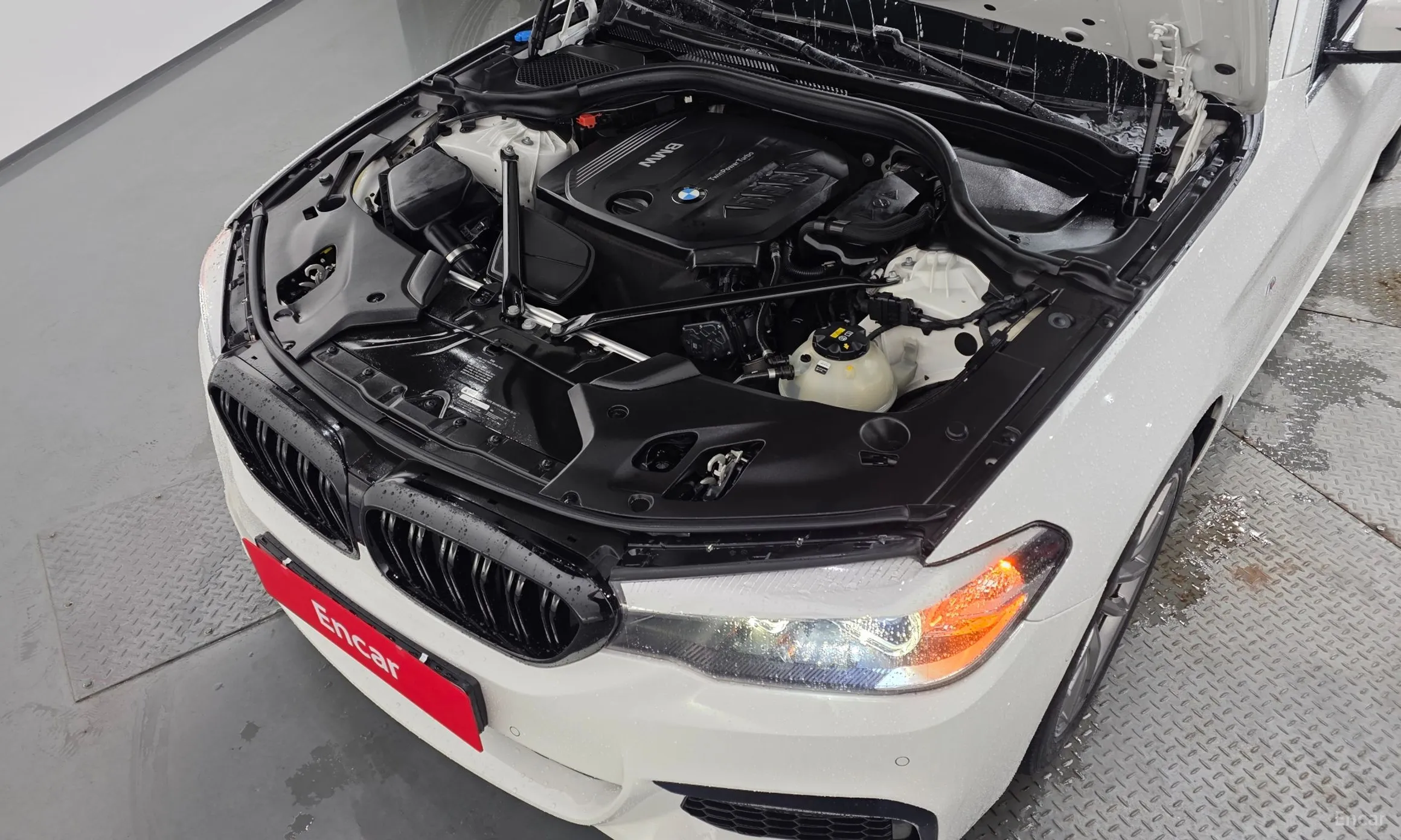 BMW 5 Series (G30) превью 6