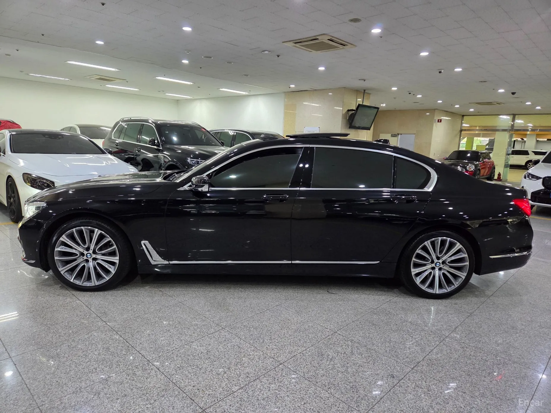 BMW 7 Series (G11) превью 3