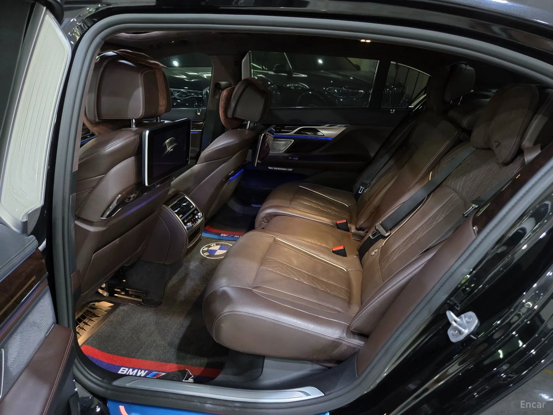 BMW 7 Series (G11) превью 7