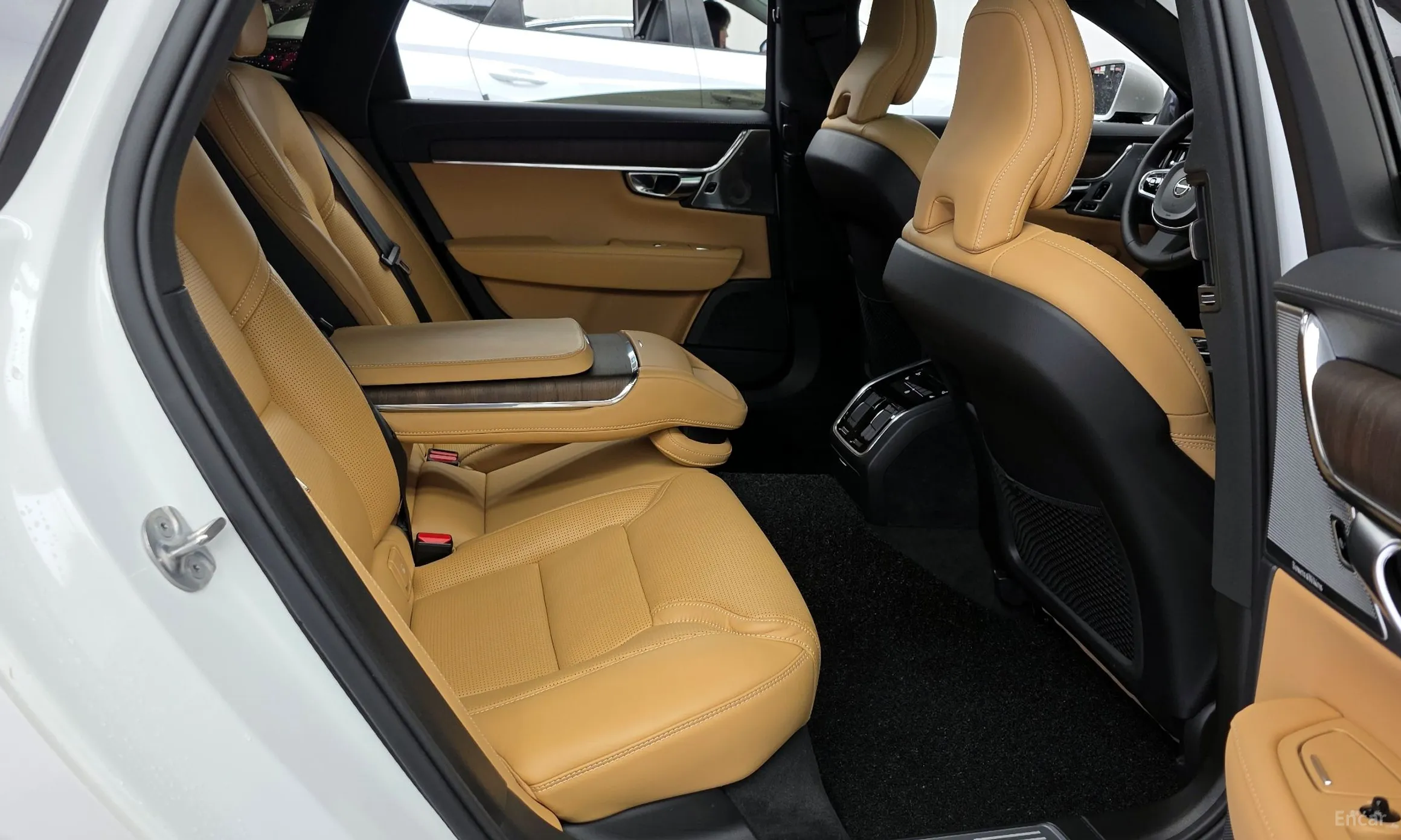Volvo S90 превью 12