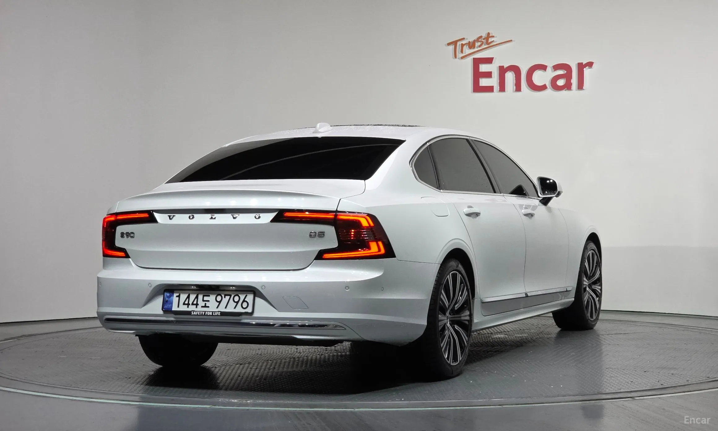 Volvo S90 превью 2