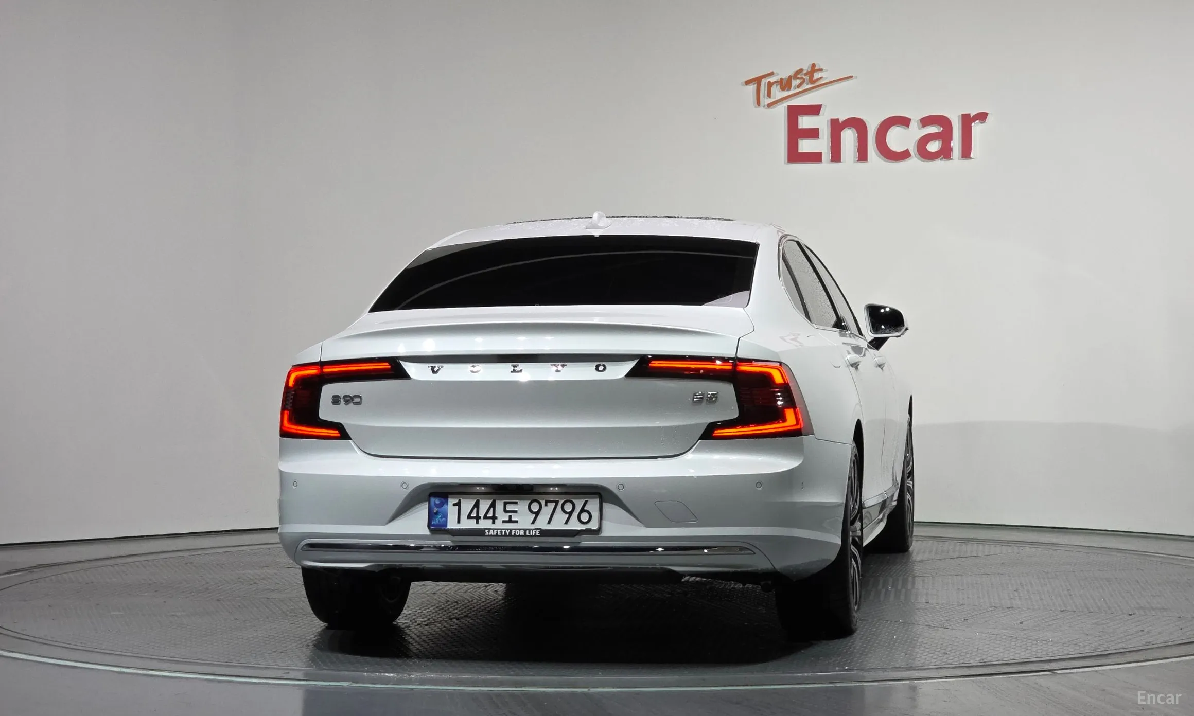 Volvo S90 превью 4