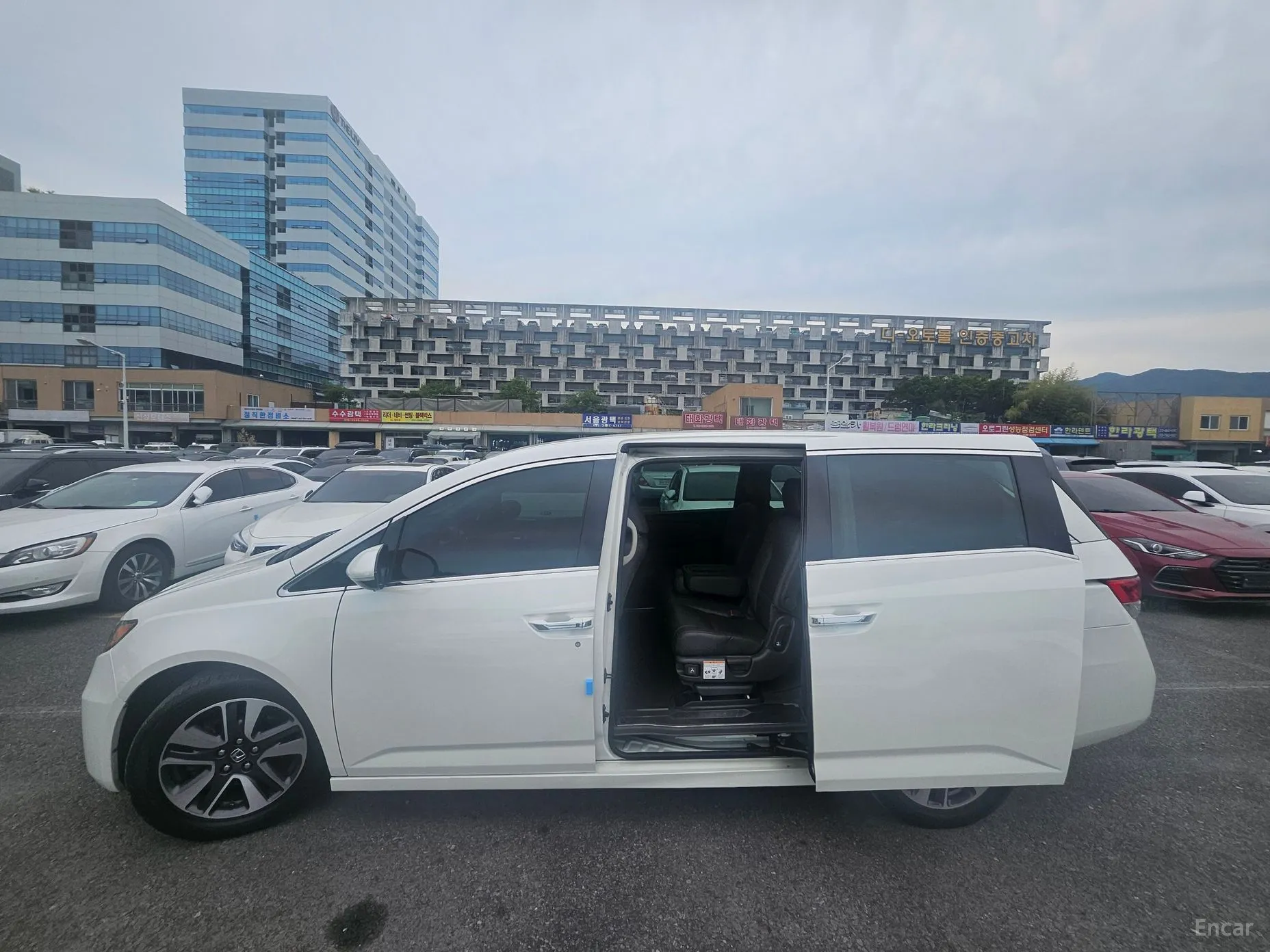 Honda Odyssey превью 20