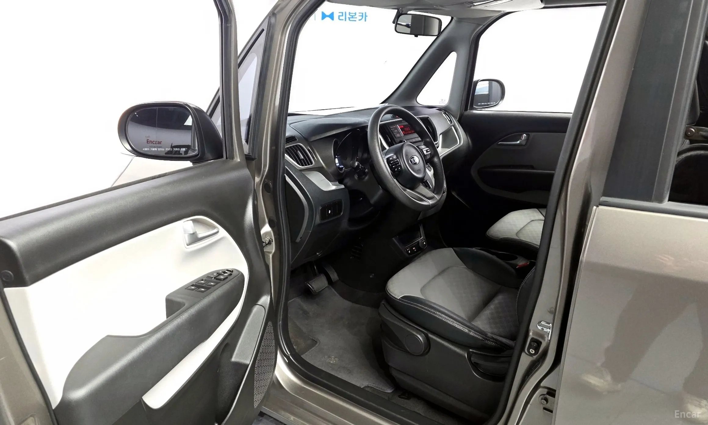 Kia Ray превью 10