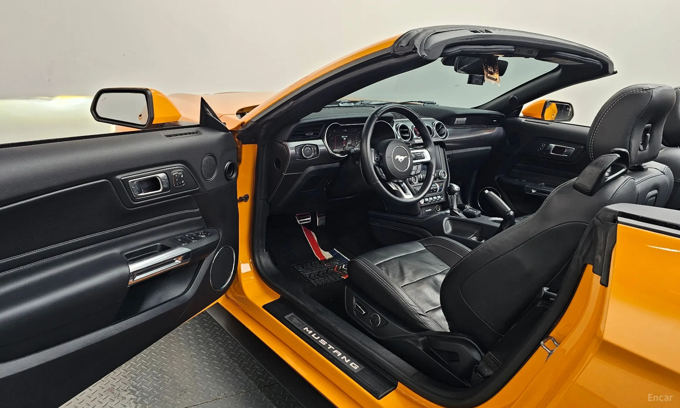 Ford Mustang превью 10
