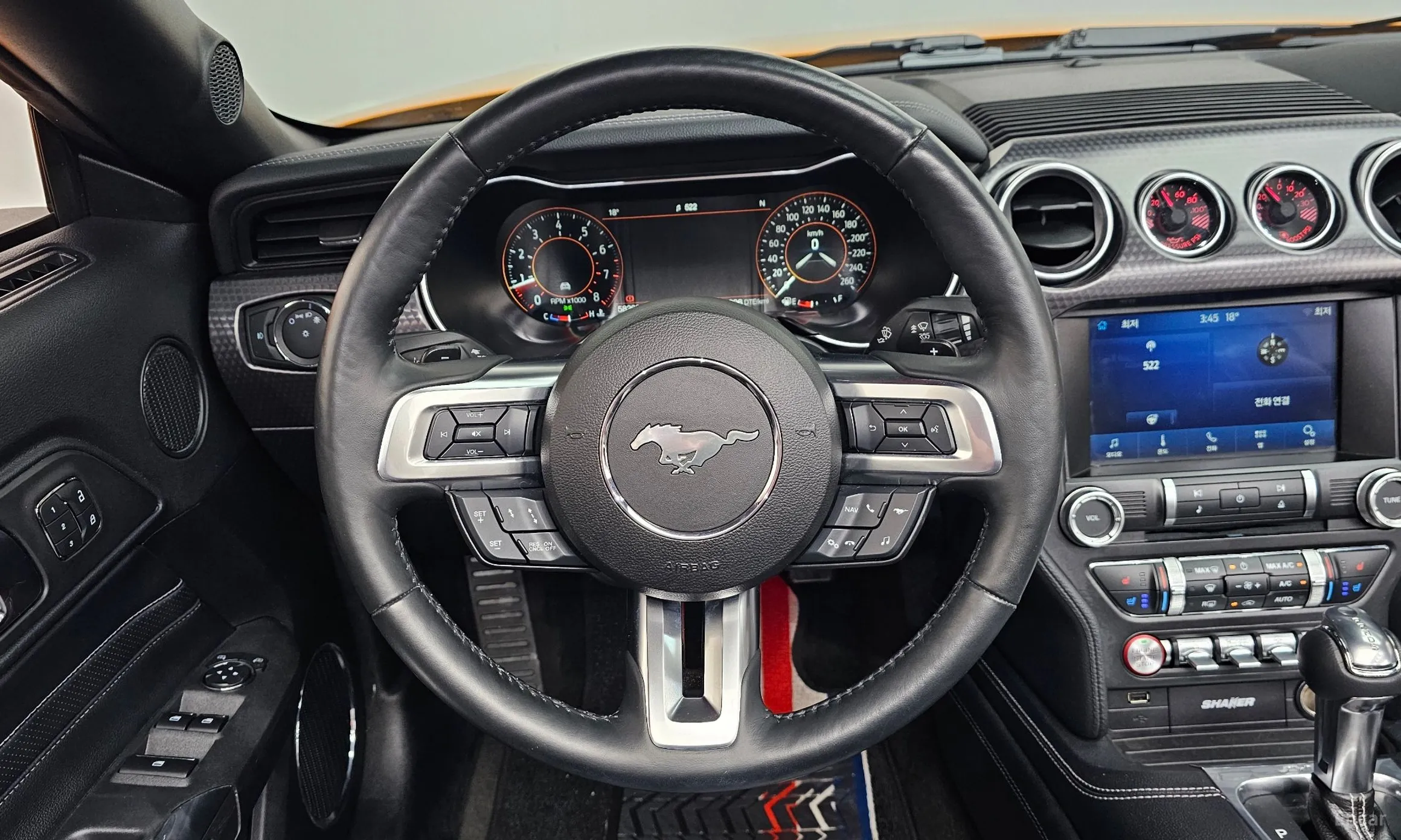 Ford Mustang превью 13