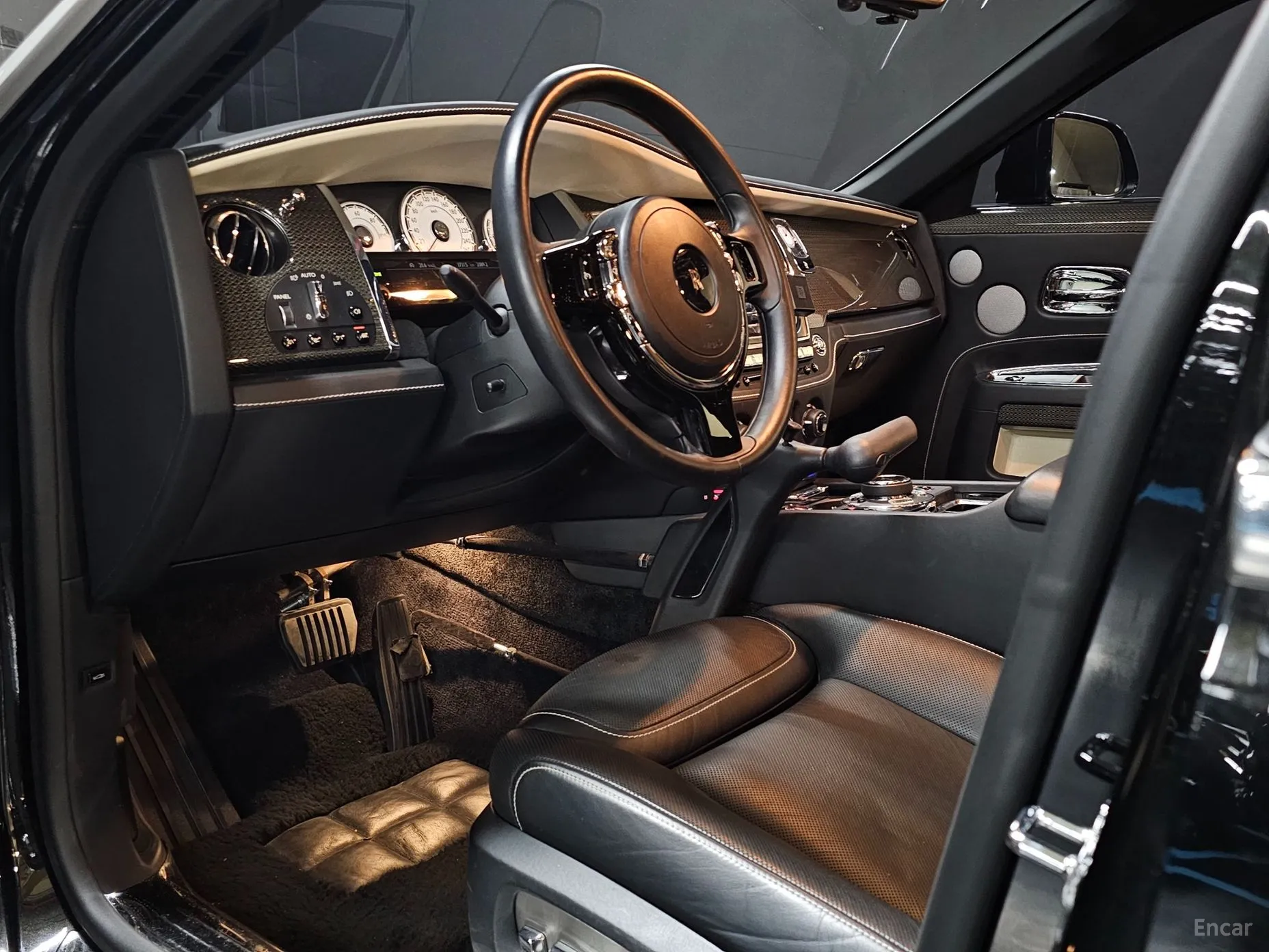 Rolls-Royce Ghost превью 9