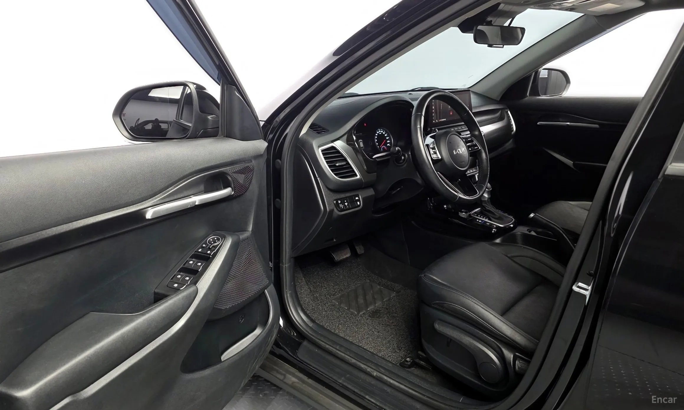 Kia Seltos превью 10