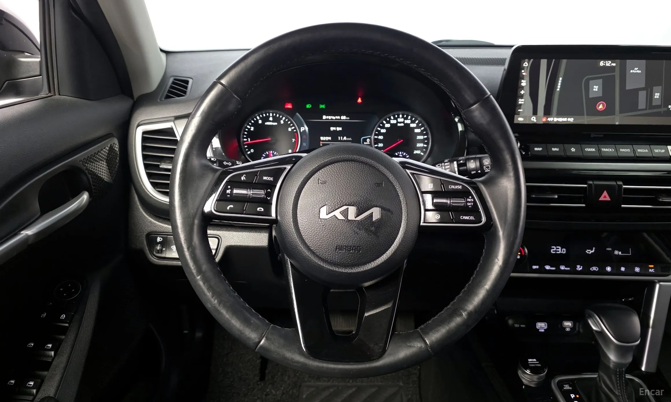 Kia Seltos превью 12