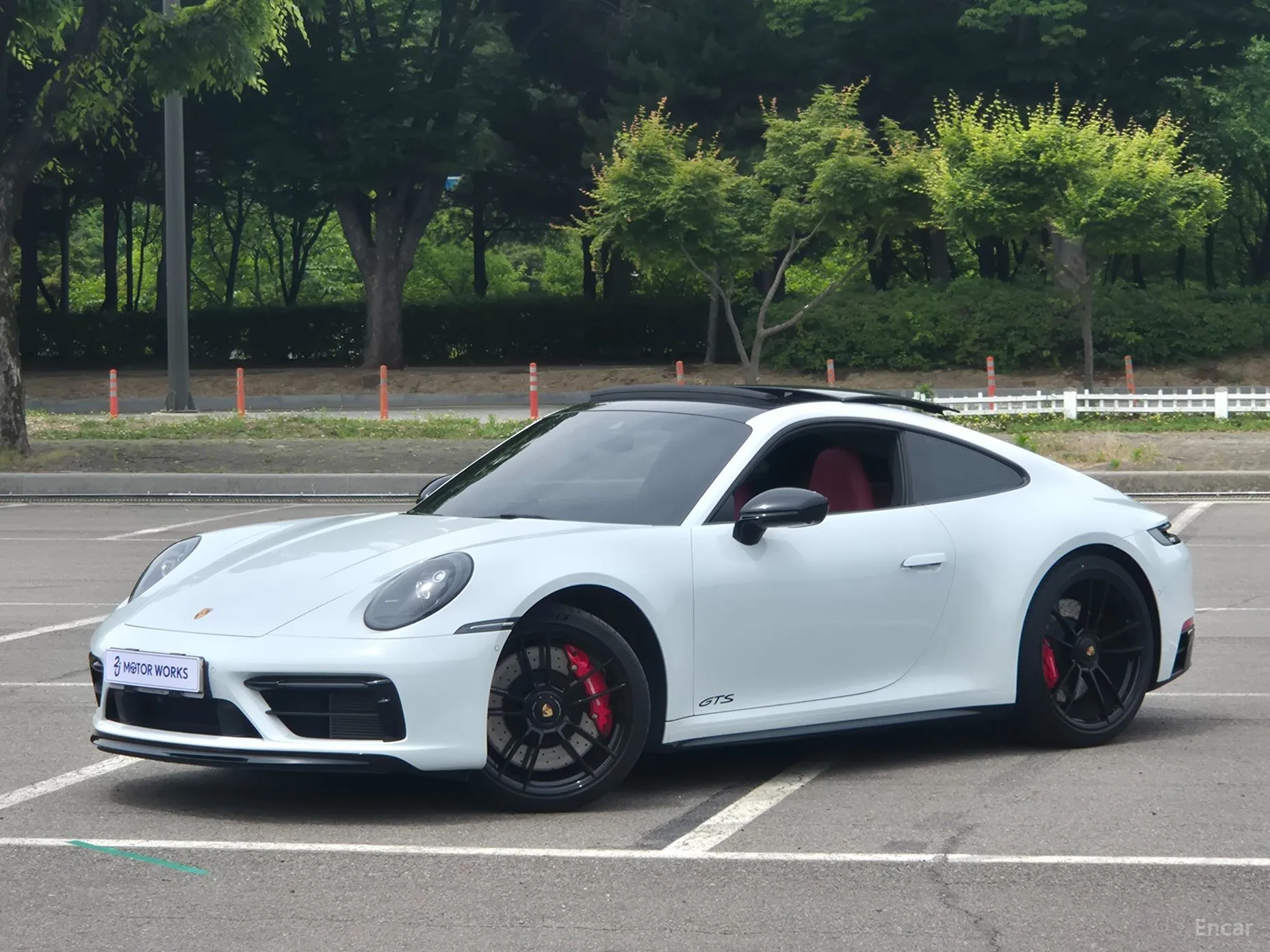 Porsche 911 (992) превью 11