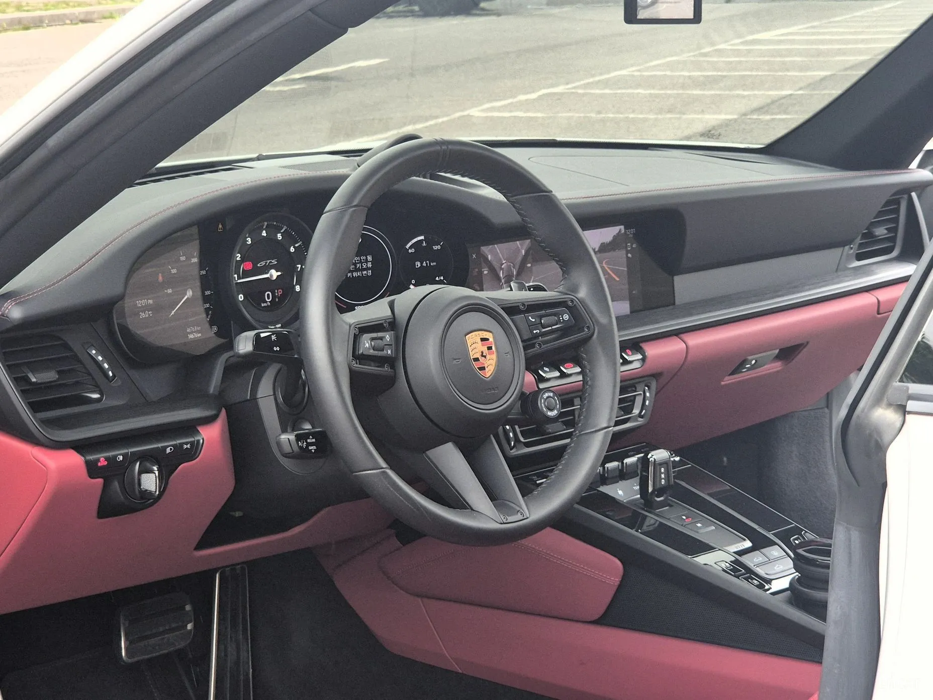 Porsche 911 (992) превью 15