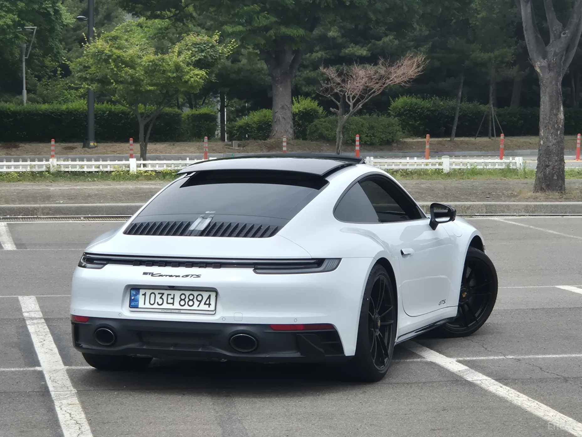 Porsche 911 (992) превью 4