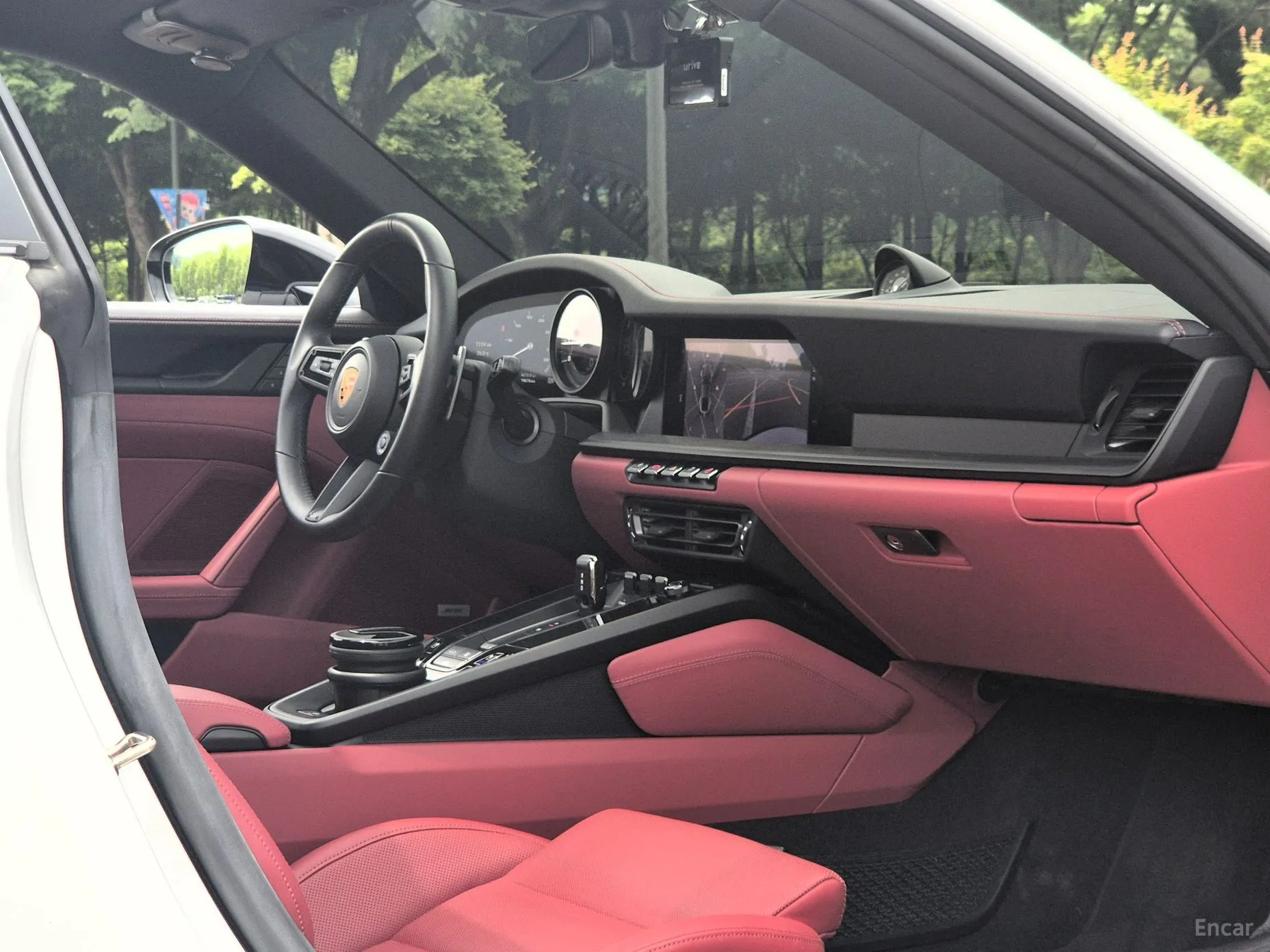 Porsche 911 (992) превью 7