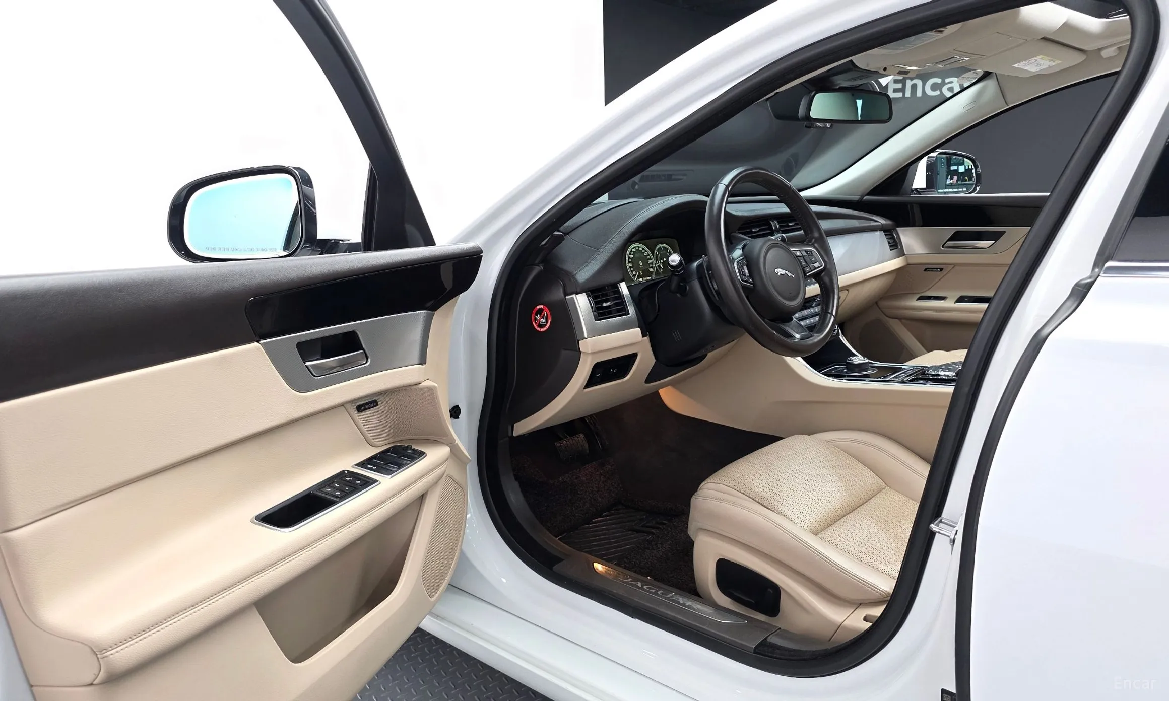 Jaguar XF (x260) превью 10