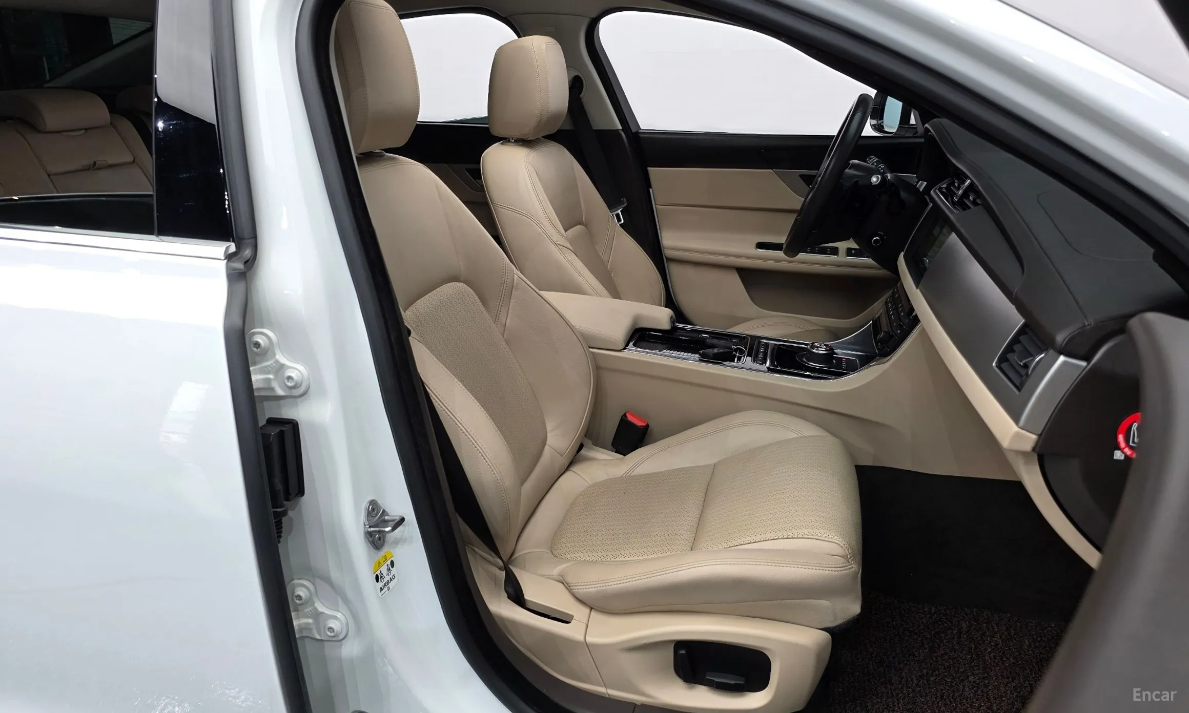 Jaguar XF (x260) превью 11