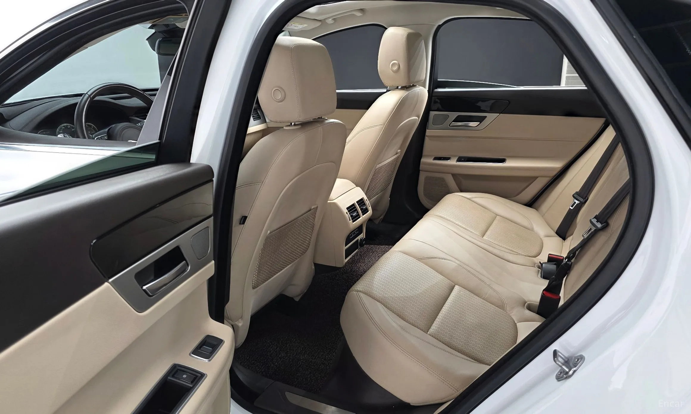 Jaguar XF (x260) превью 12