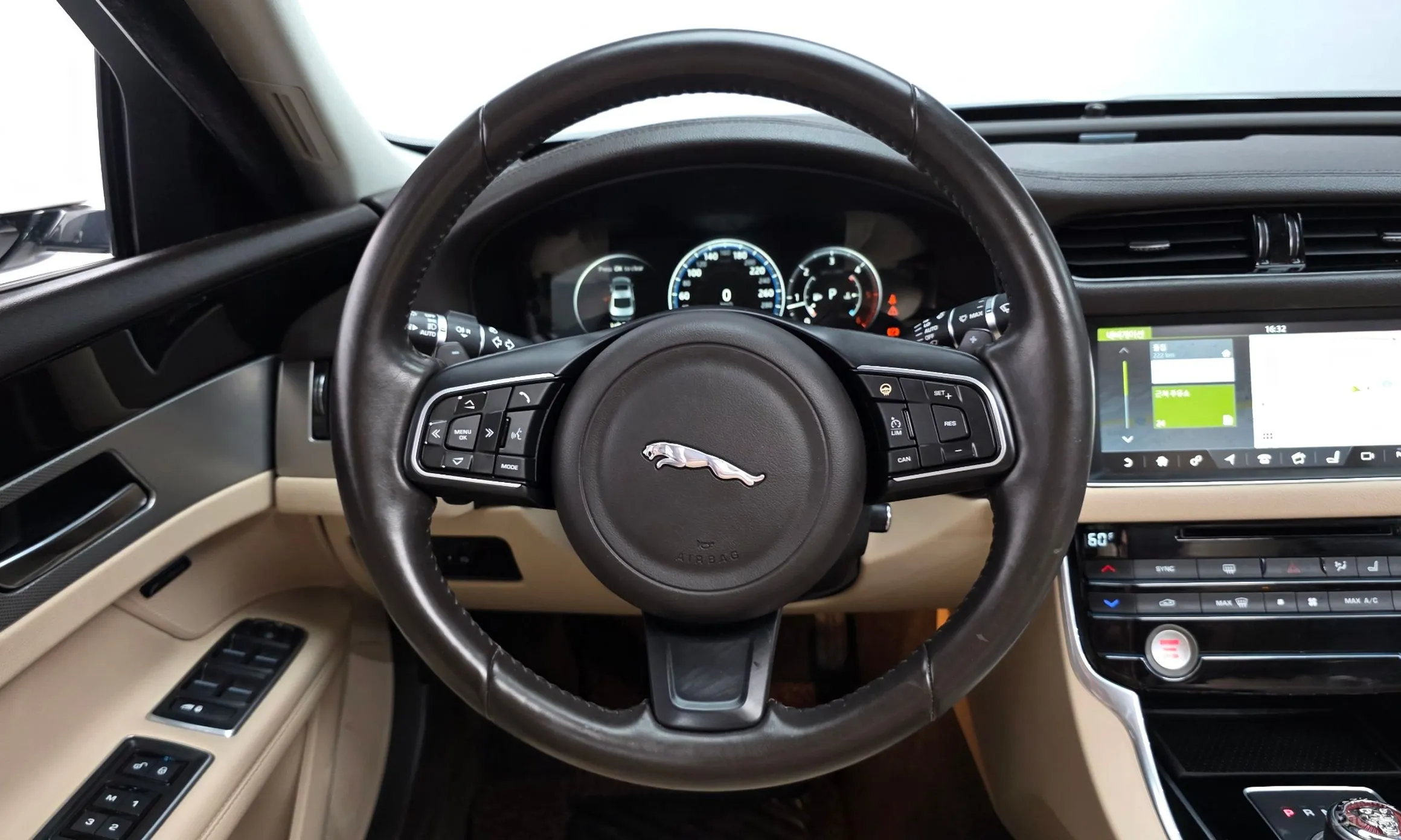 Jaguar XF (x260) превью 13