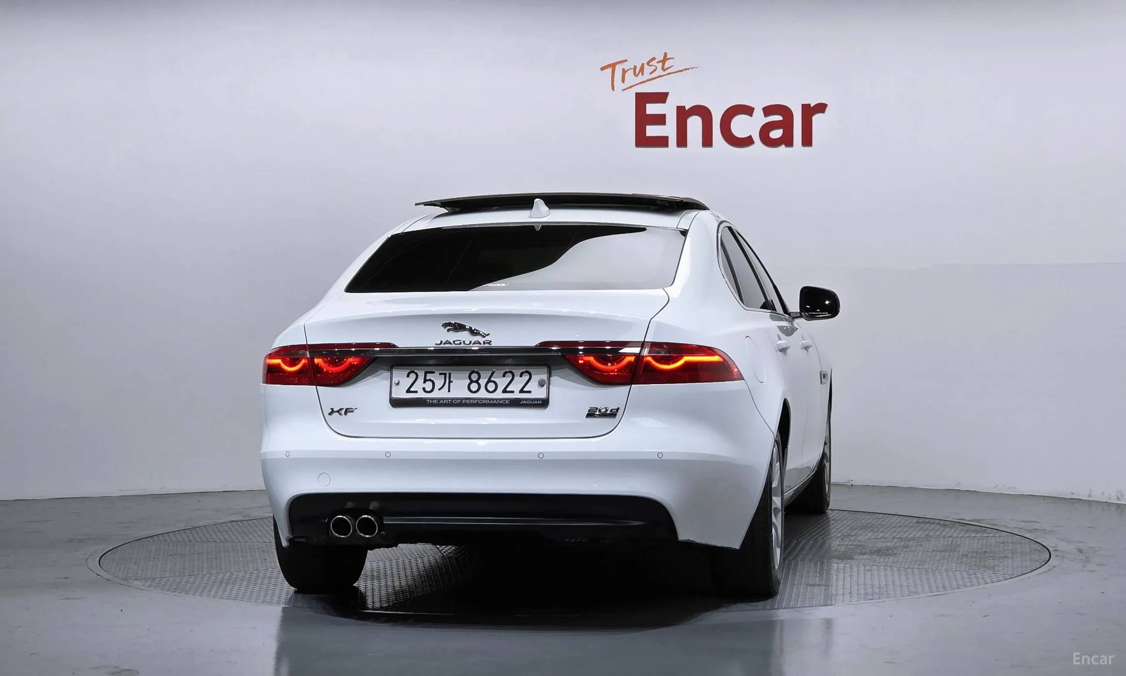 Jaguar XF (x260) превью 4