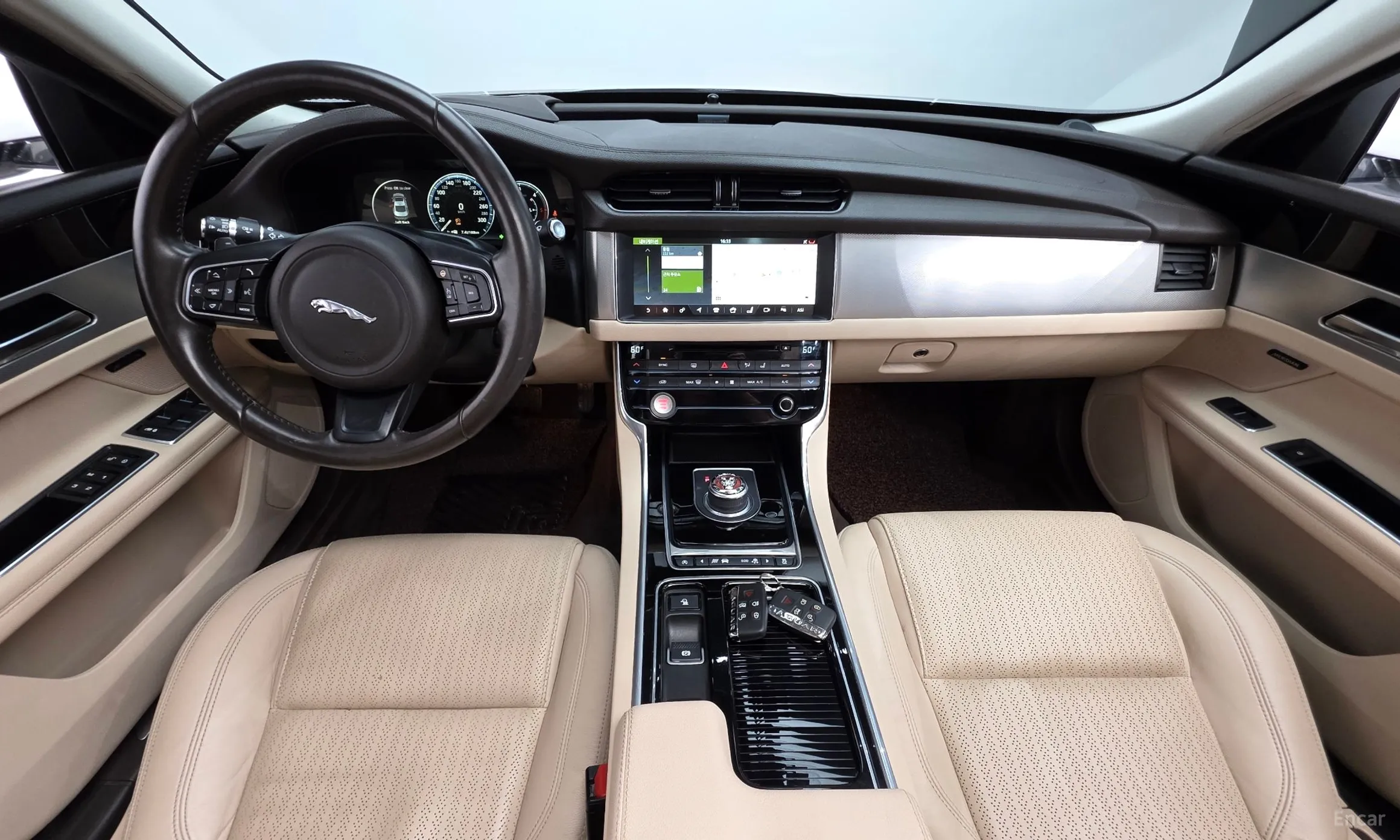 Jaguar XF (x260) превью 7