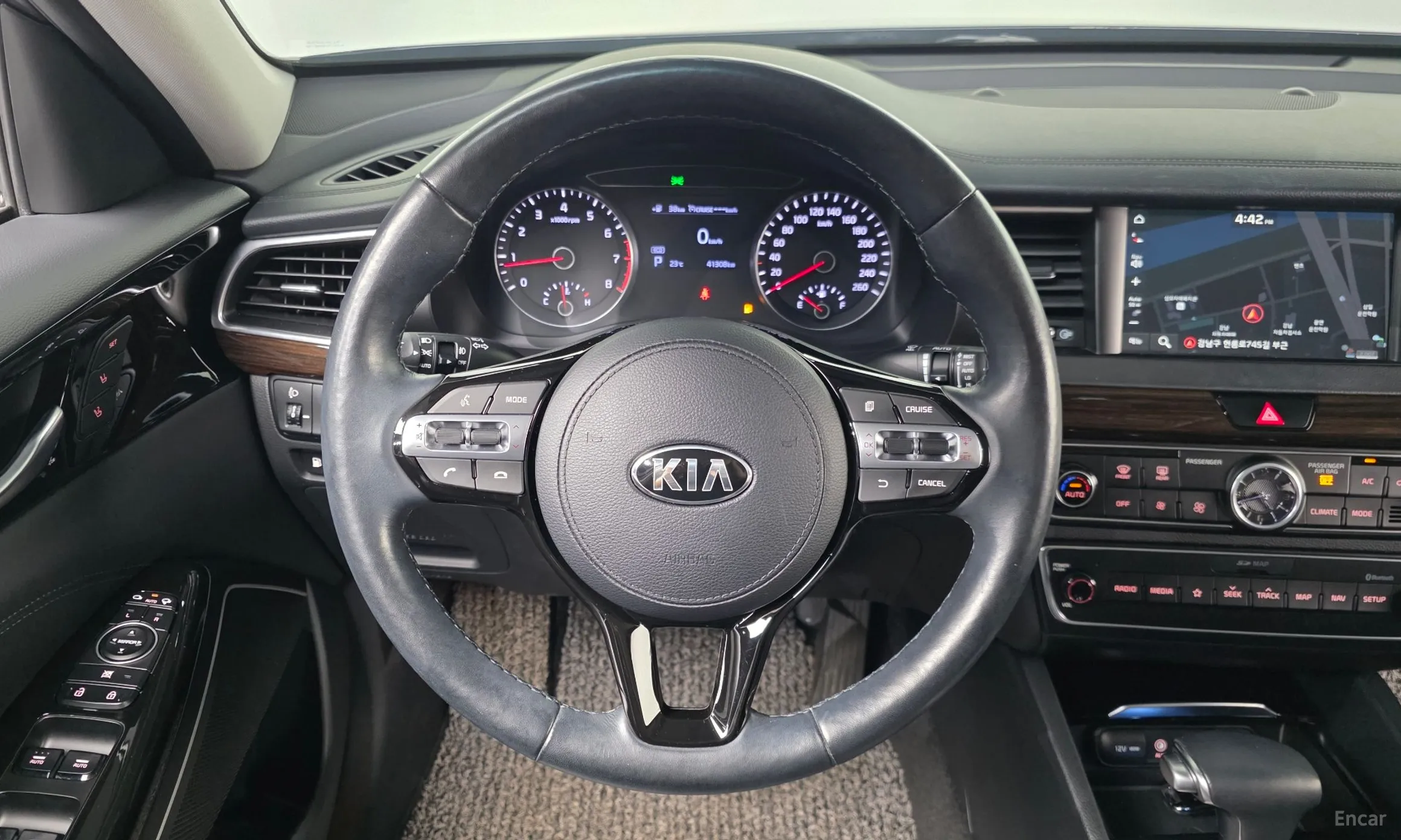 Kia K7 превью 13