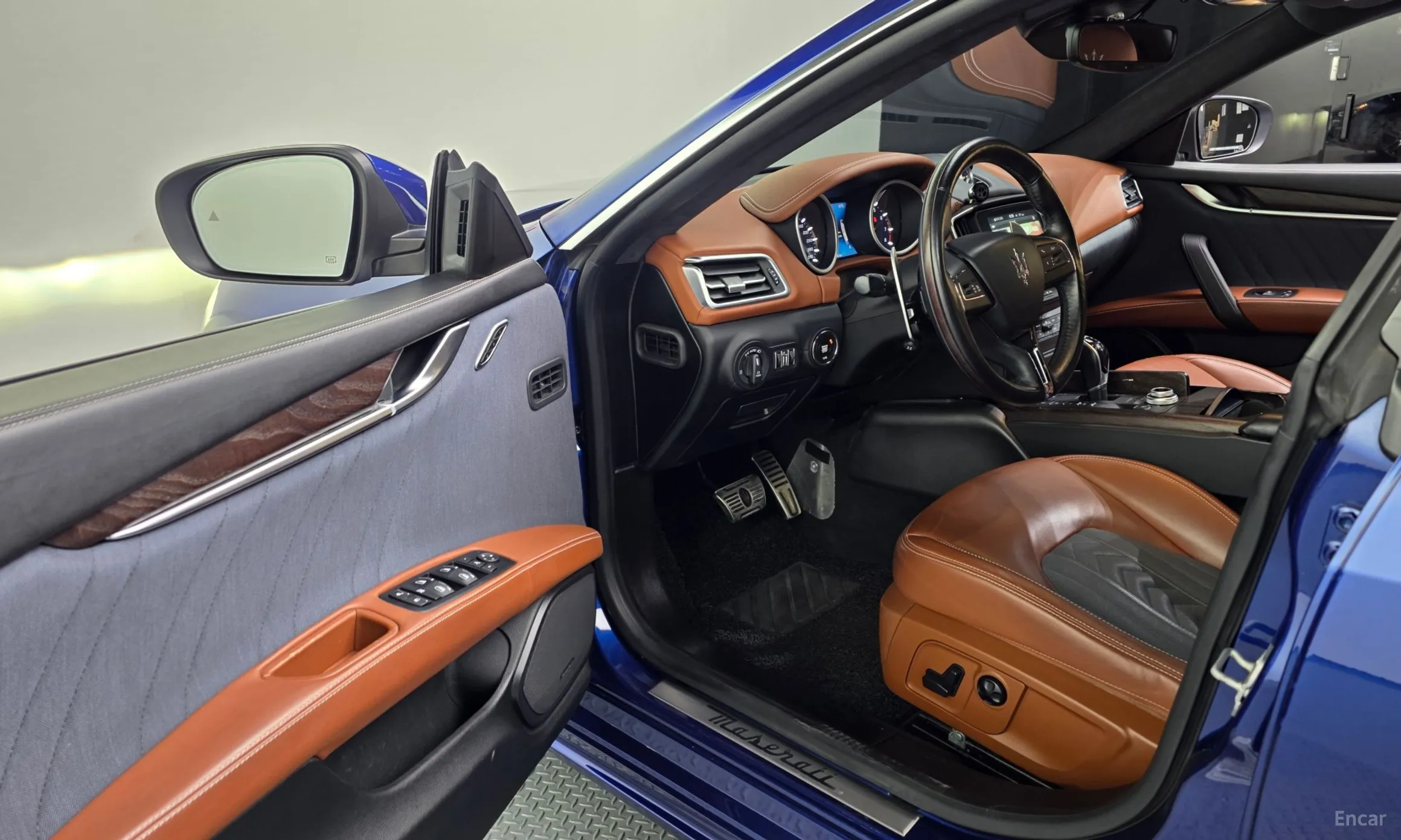 Maserati Ghibli превью 10