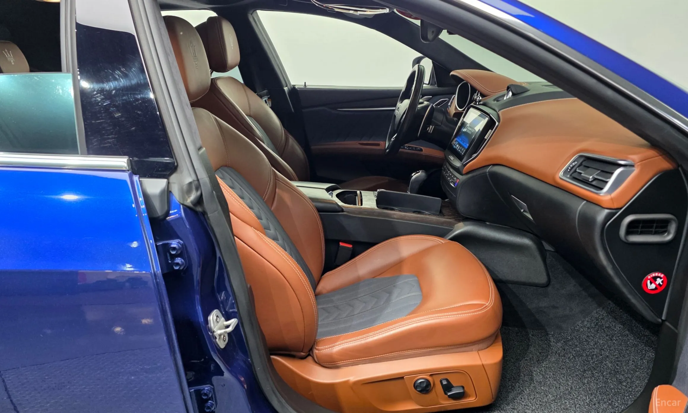 Maserati Ghibli превью 11