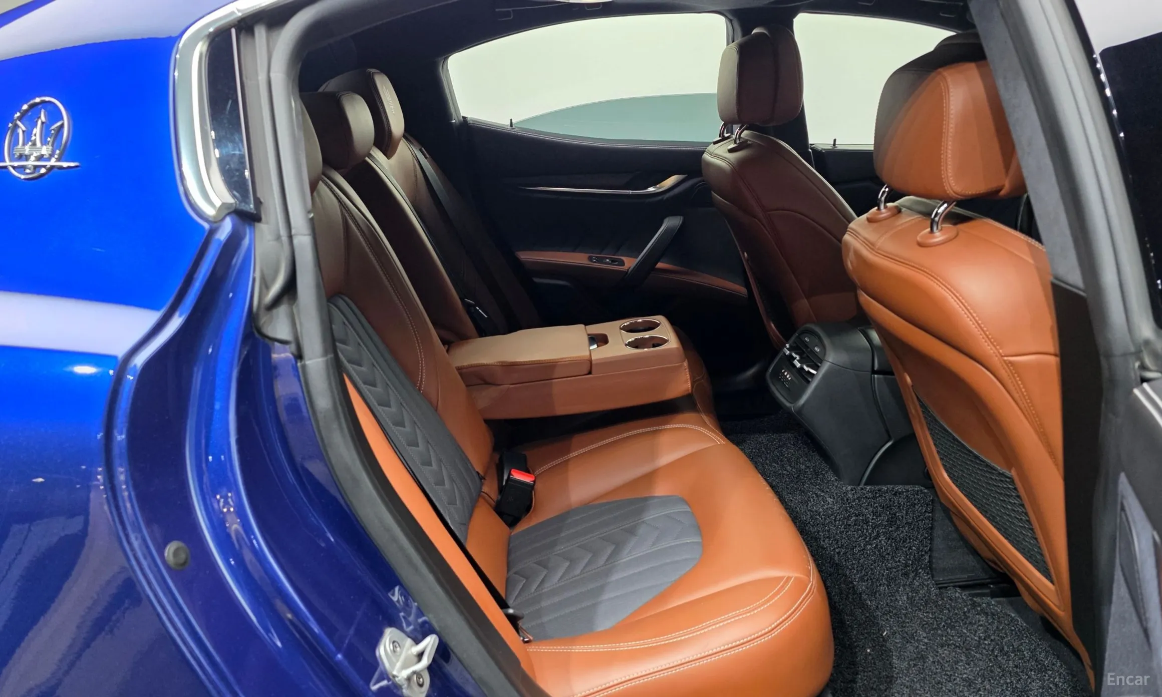 Maserati Ghibli превью 12