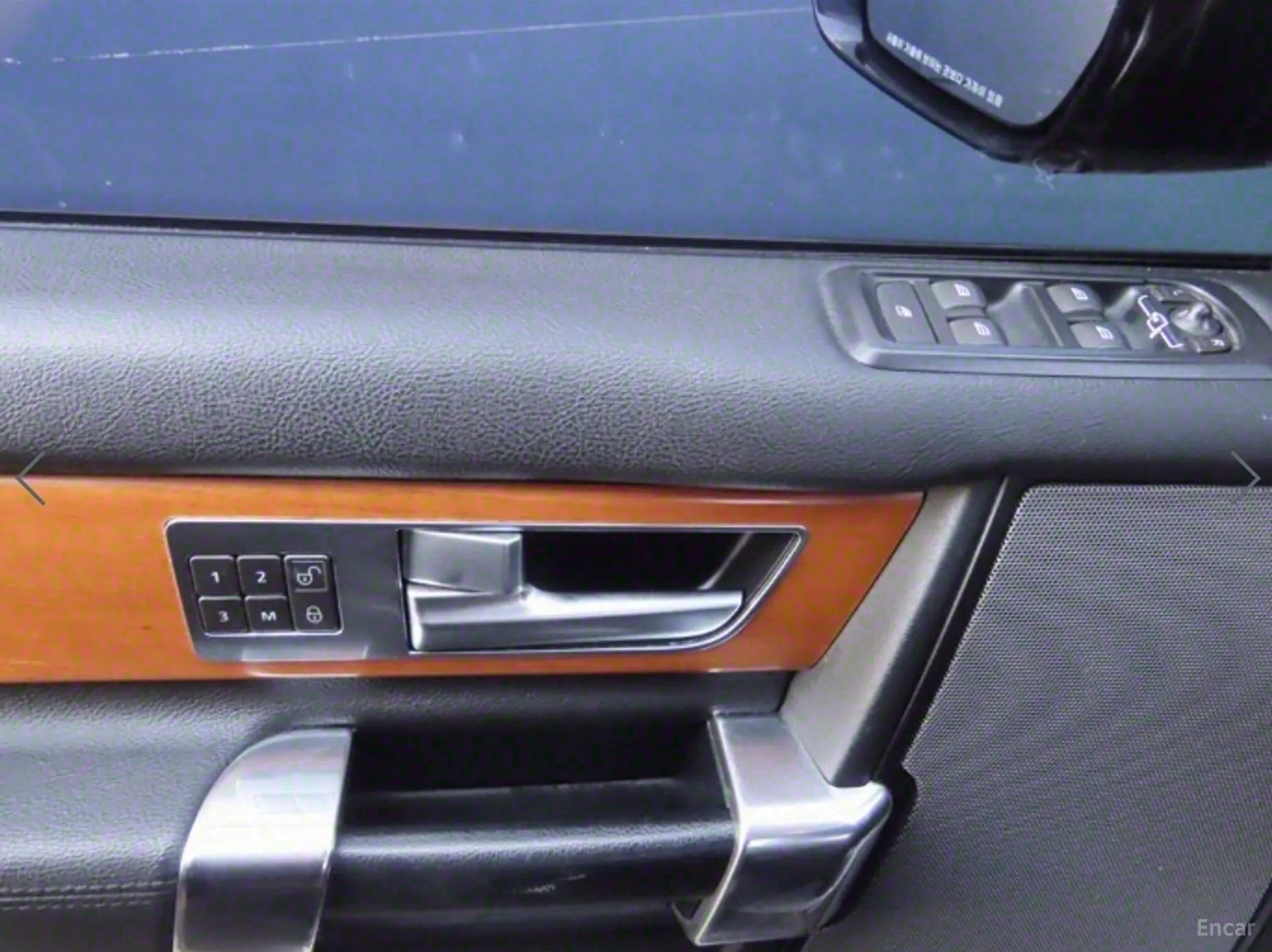 Land Rover Discovery 4 превью 9