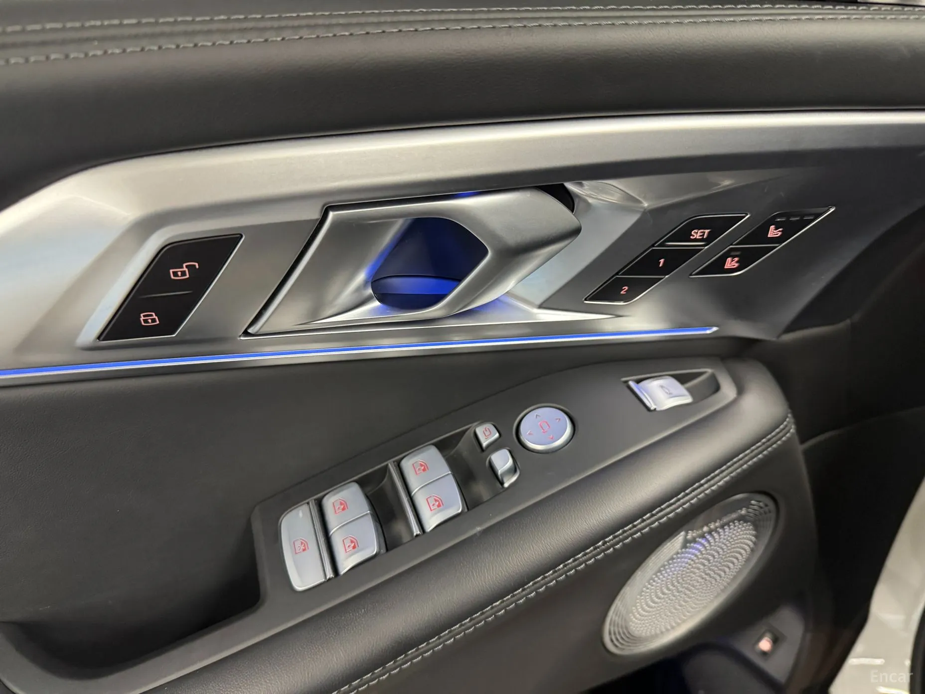 BMW XM (G09) превью 12