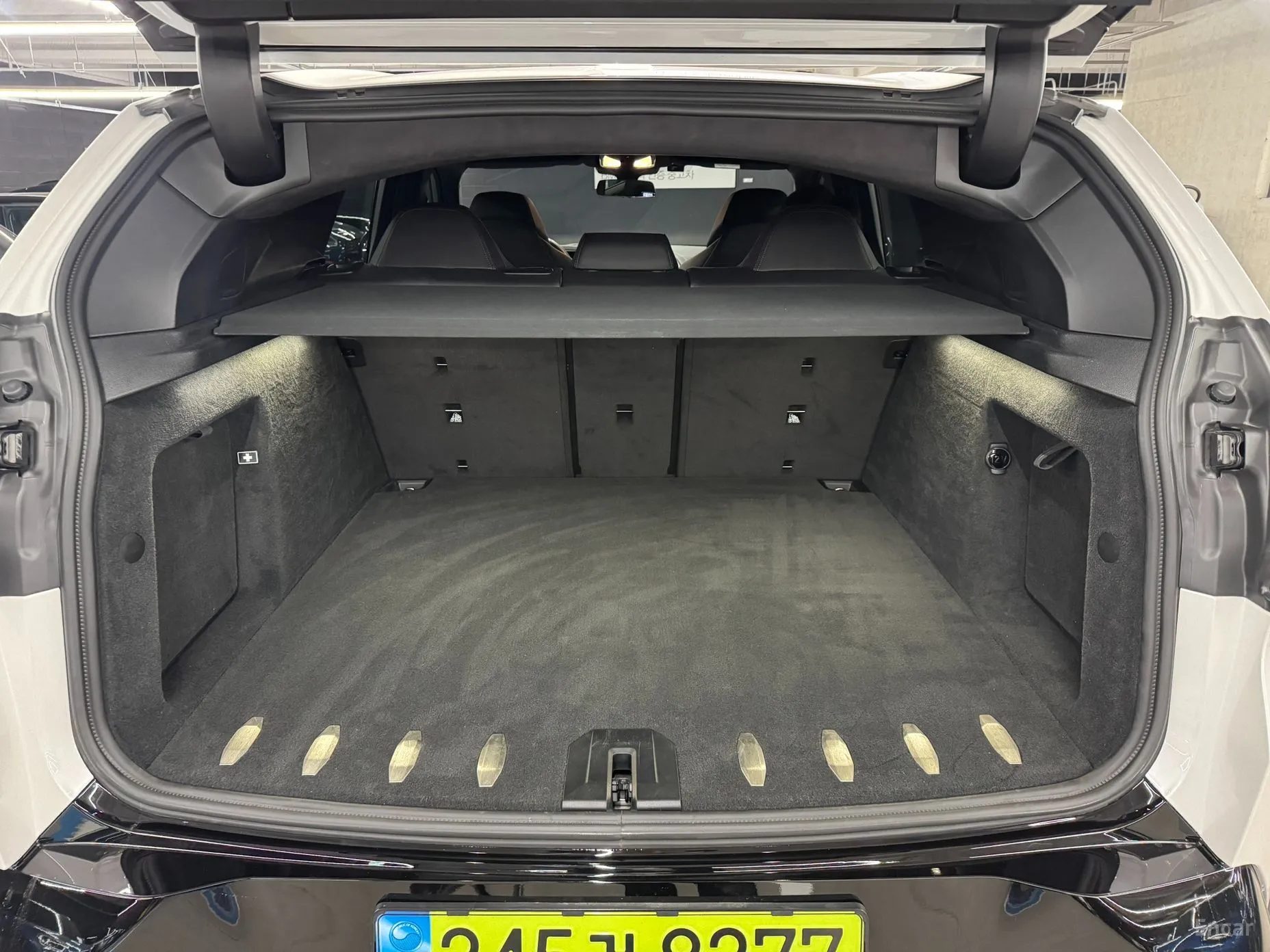 BMW XM (G09) превью 19
