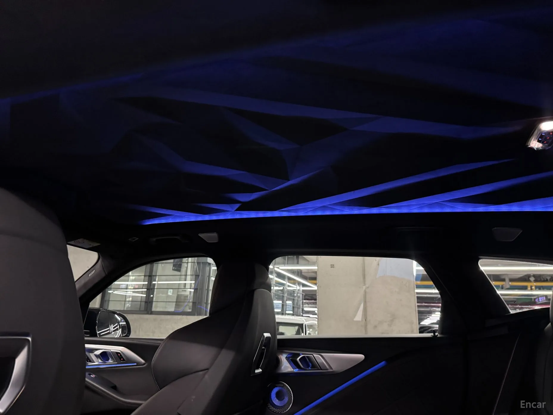 BMW XM (G09) превью 20