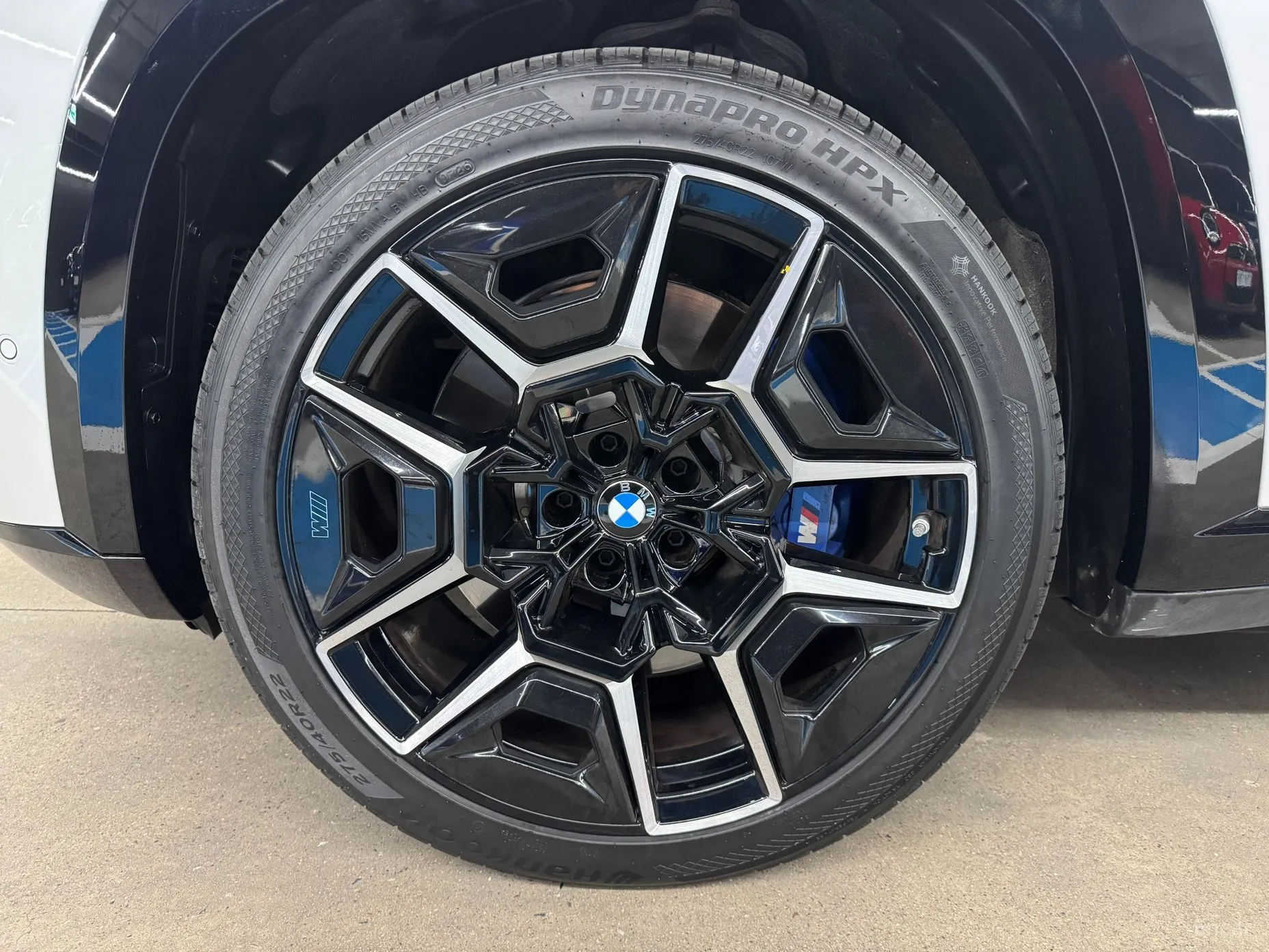 BMW XM (G09) превью 5