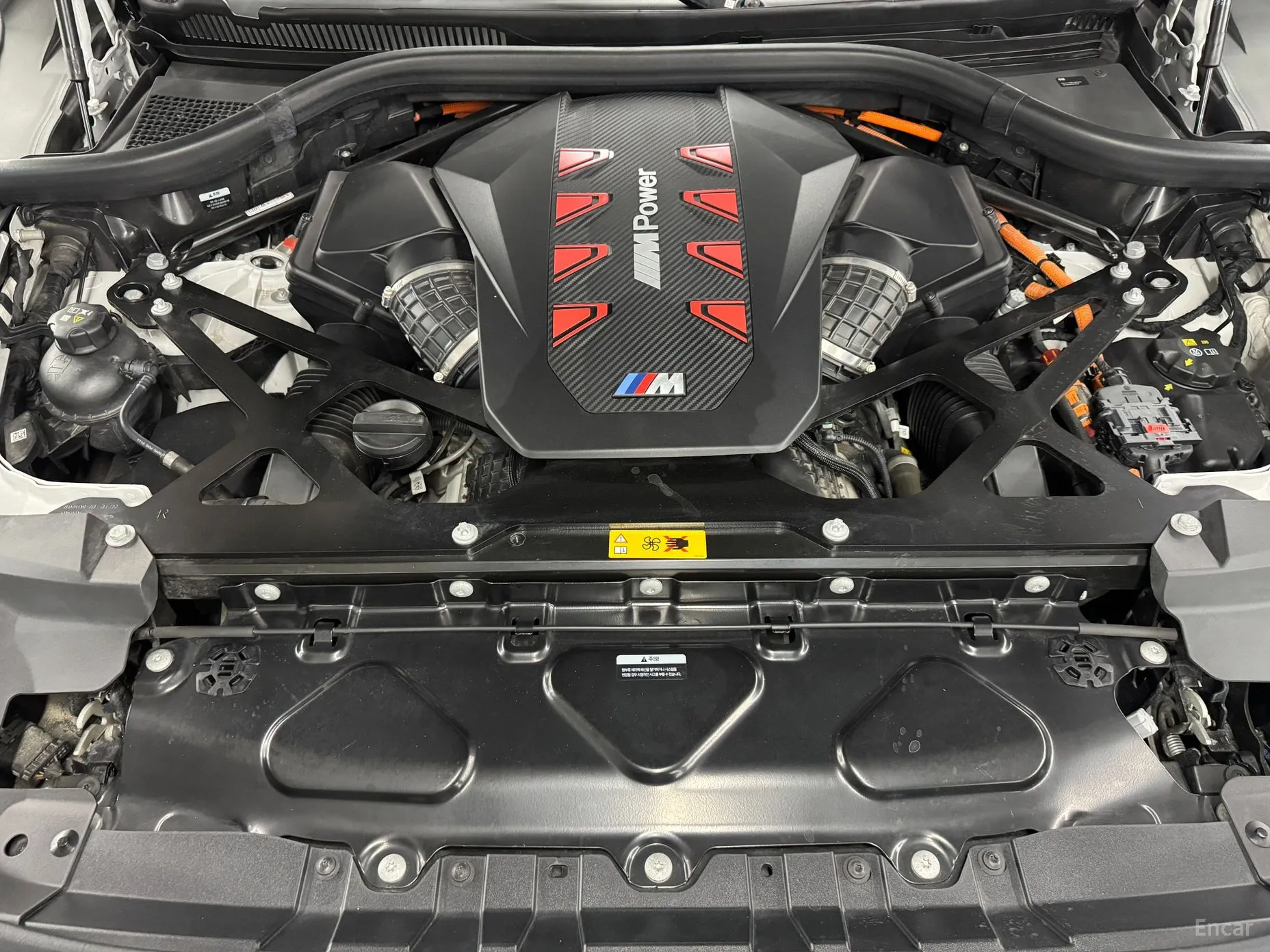 BMW XM (G09) превью 6