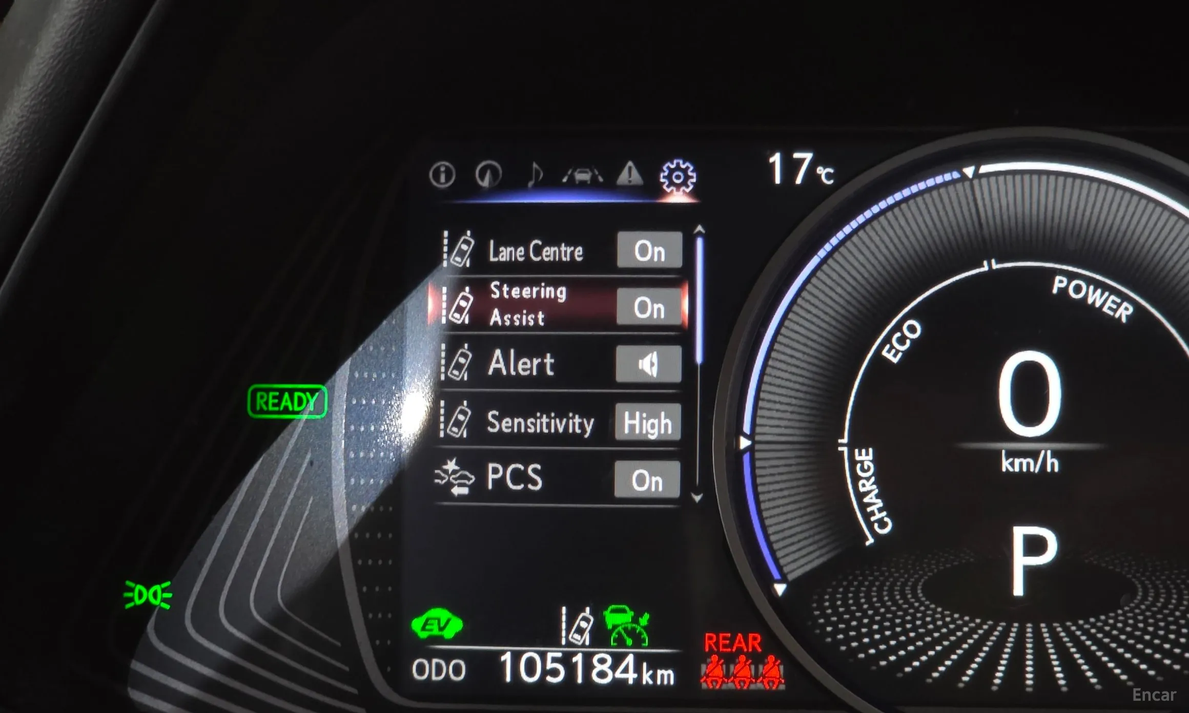 Lexus UX250h превью 18